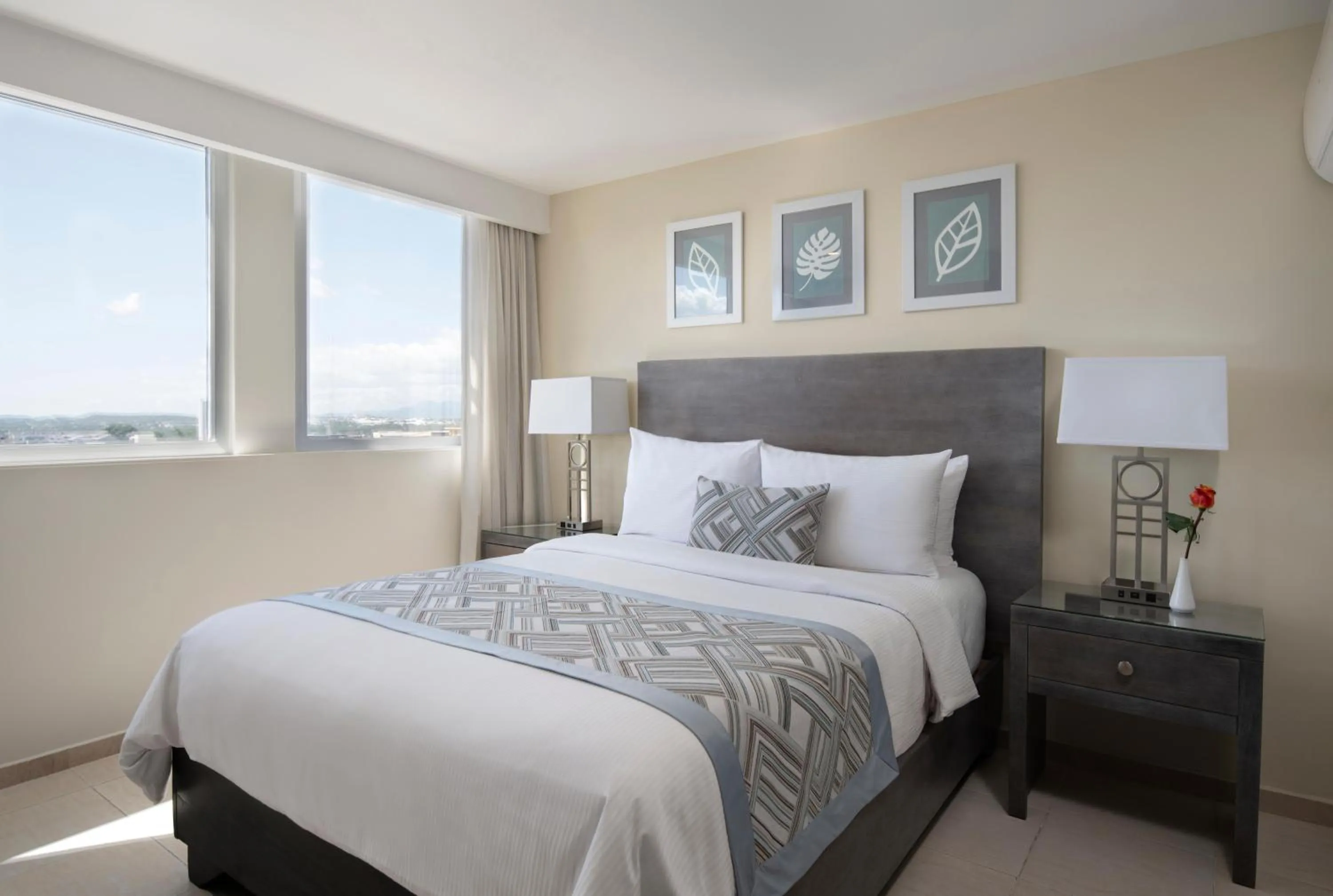 View (from property/room), Bed in Hodelpa Centro Plaza