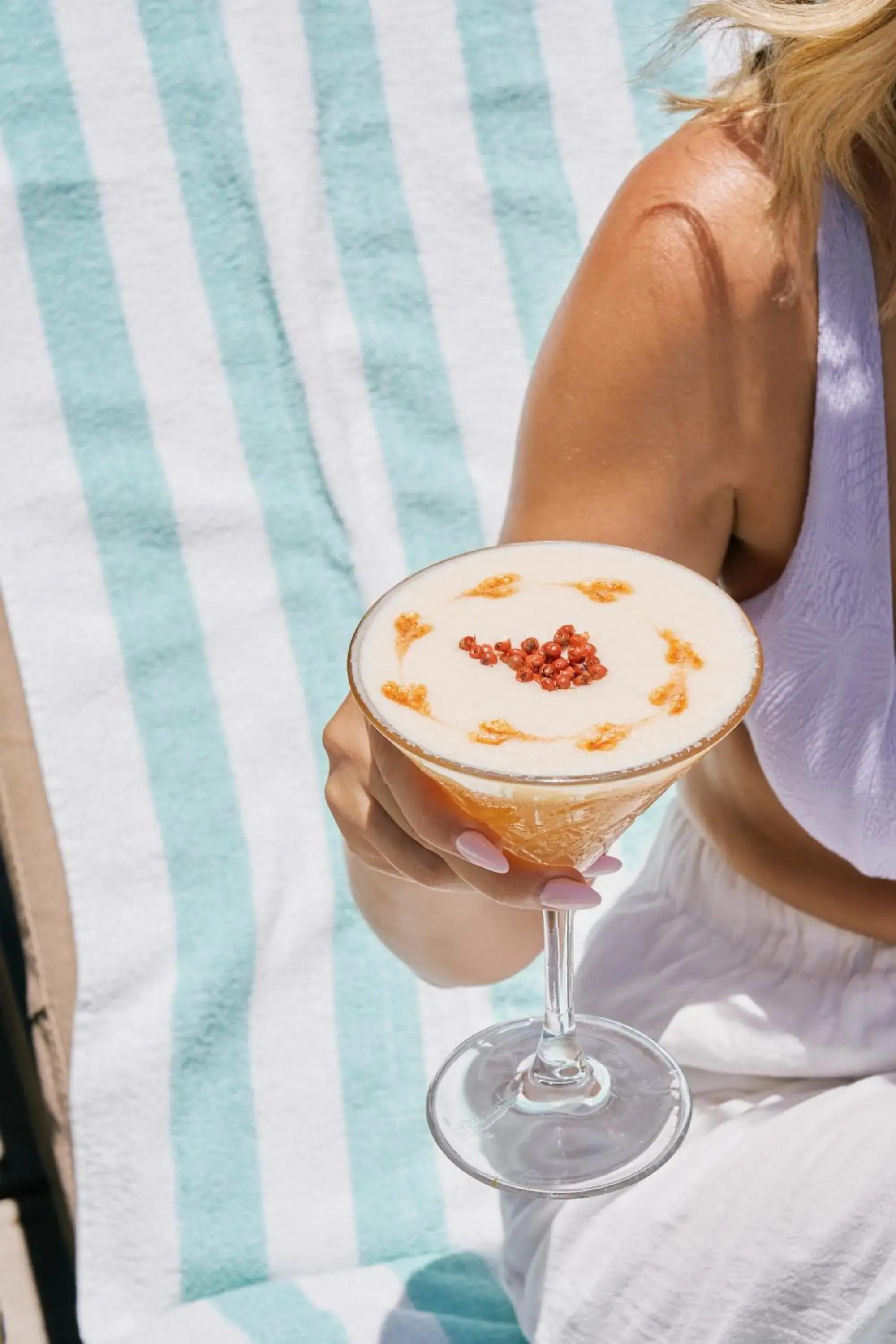 Lounge or bar in Scuba Lodge & Suites Lounge or bar in Scuba Lodge & Suites