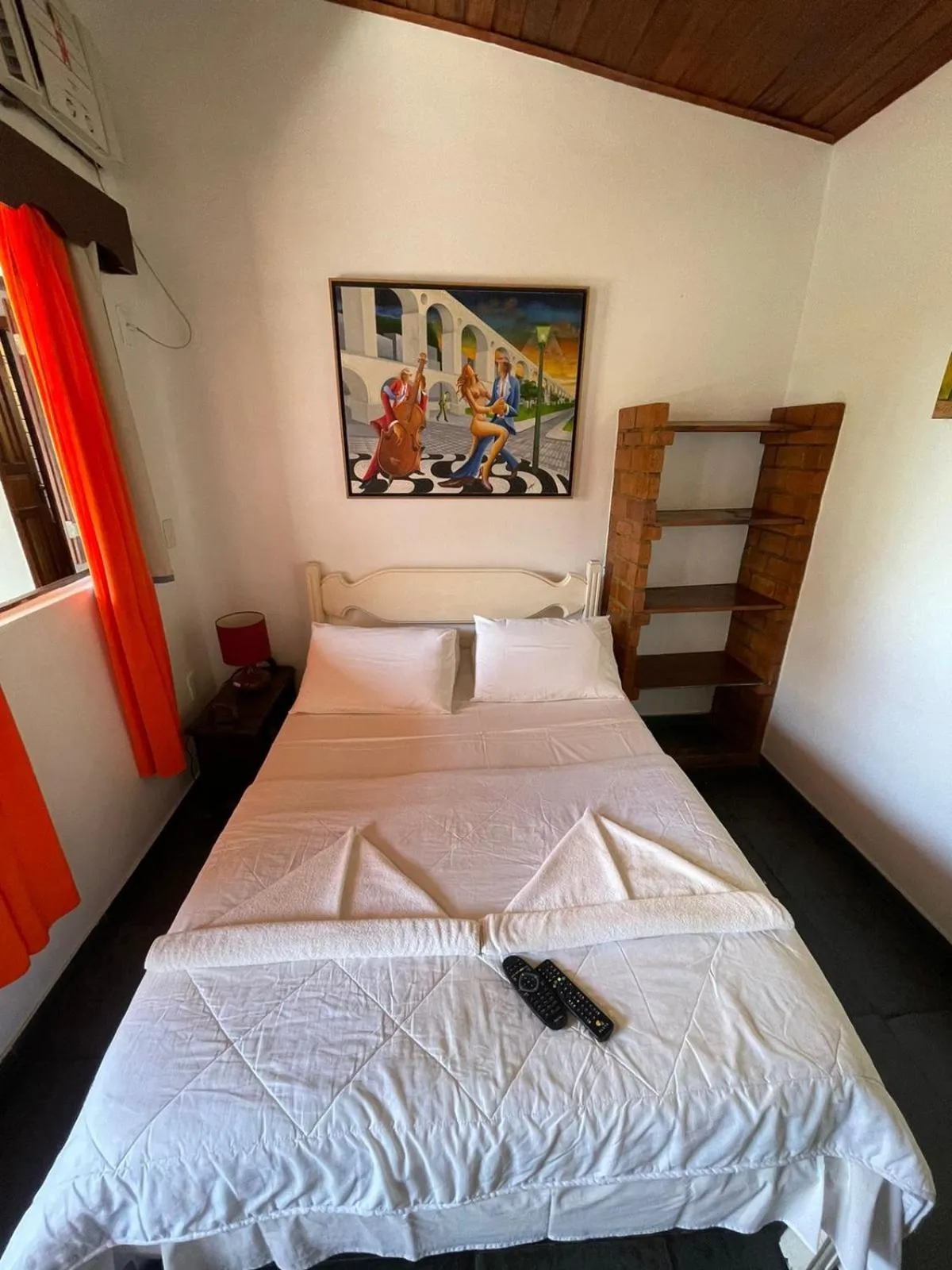 Property building, Bed in Pousada Tropicana