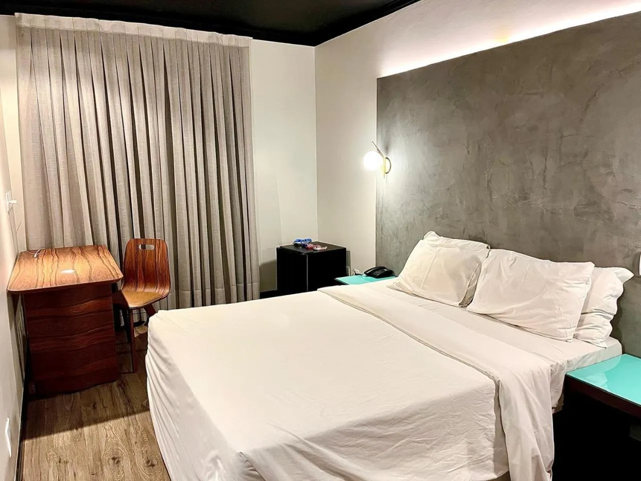 Photo of the whole room, Bed in Oasis Tower Hotel