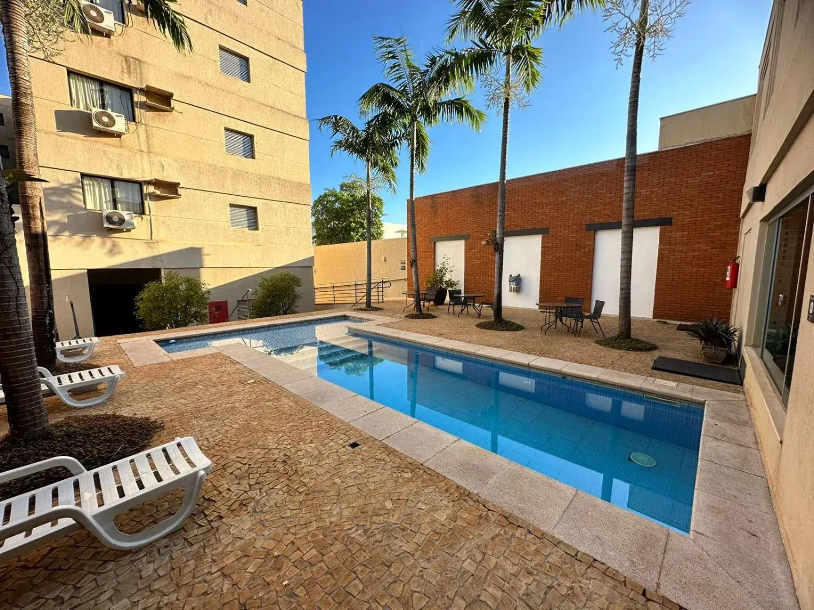 Swimming pool in Oasis Tower Hotel Swimming pool in Oasis Tower Hotel
