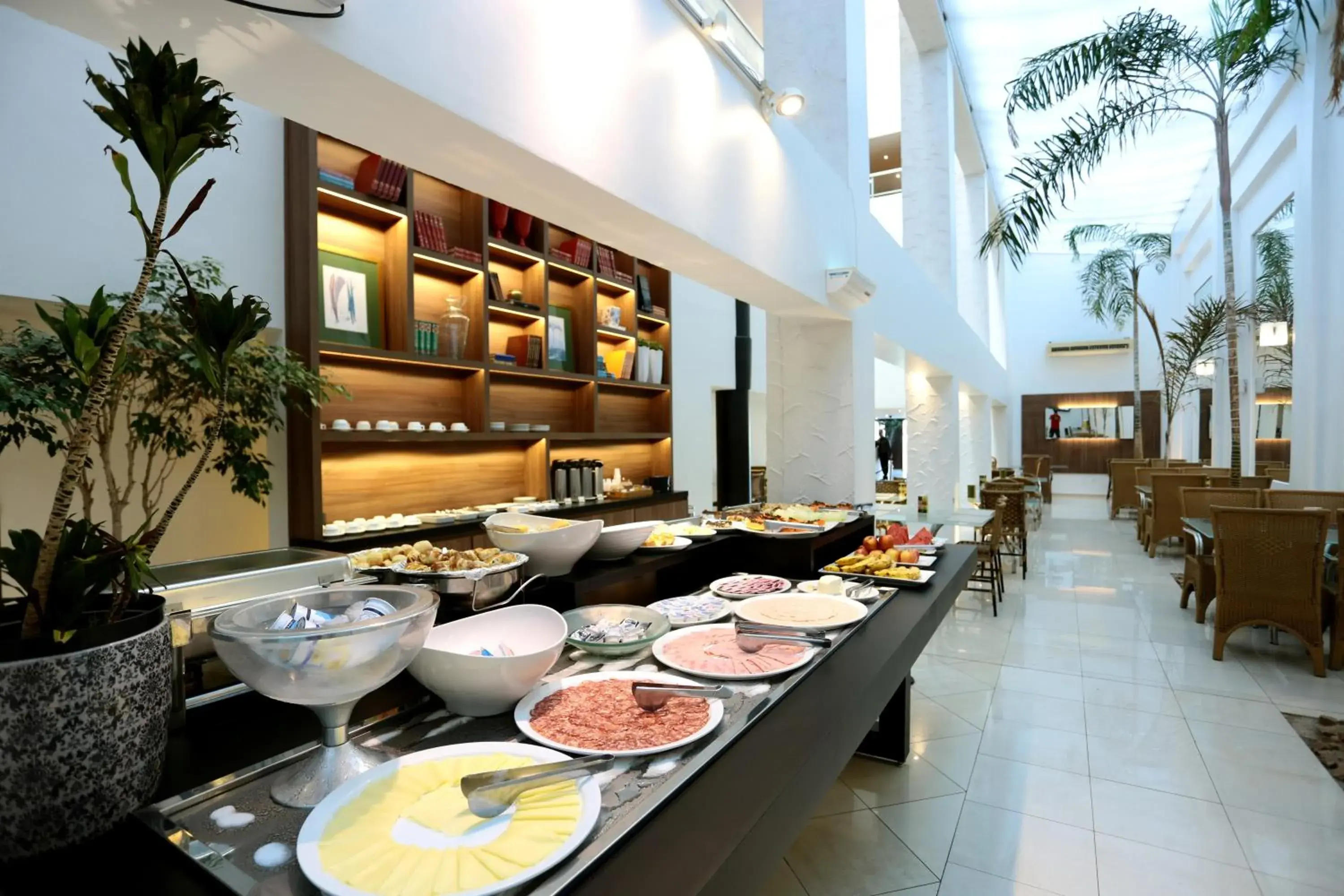Restaurant/places to eat in Oasis Tower Hotel Restaurant/places to eat in Oasis Tower Hotel