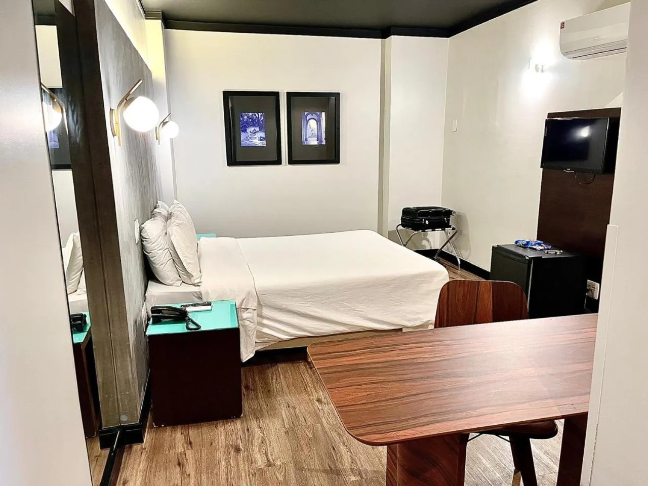 Bed in Oasis Tower Hotel