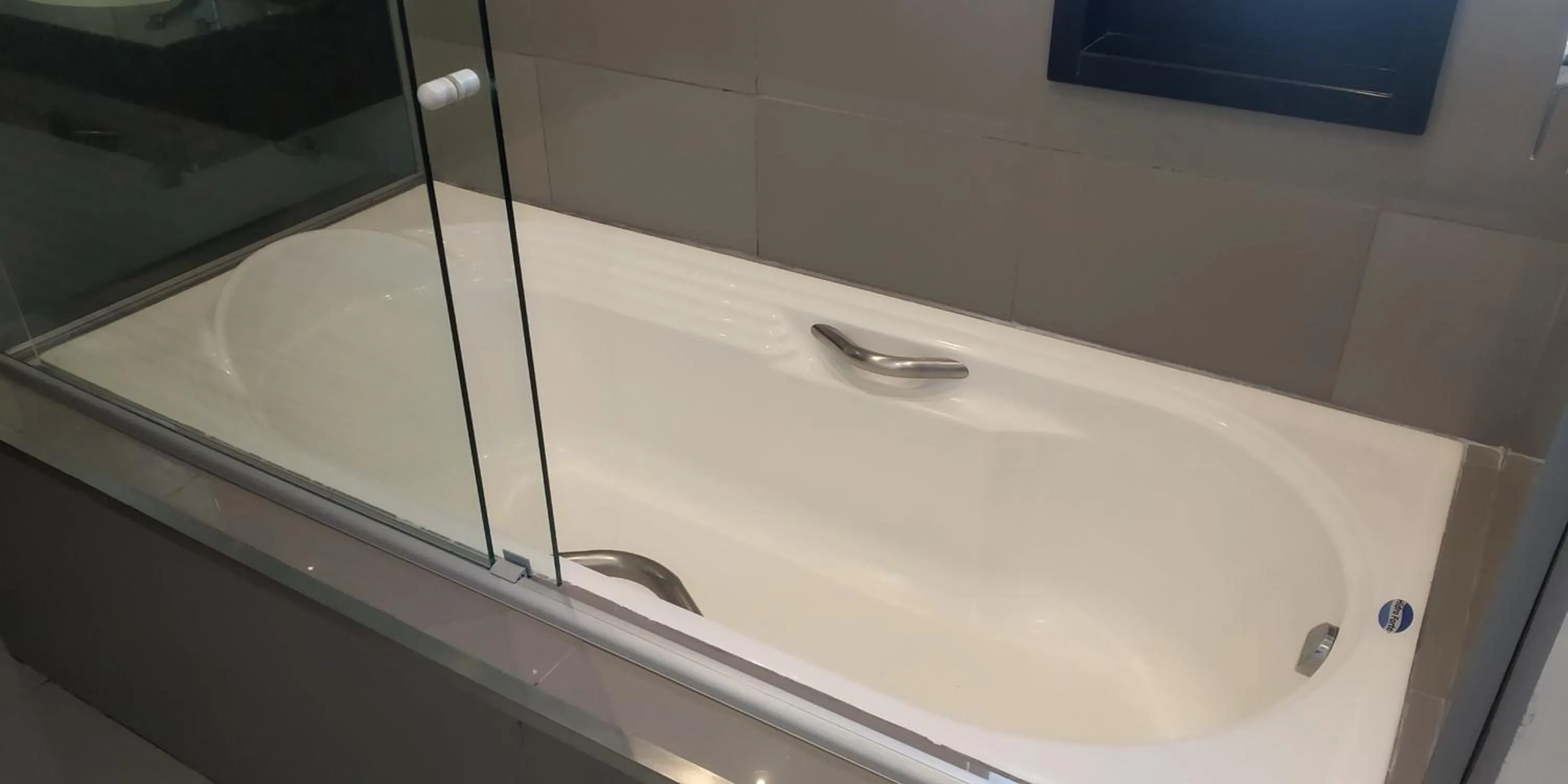 Bath in Oasis Tower Hotel