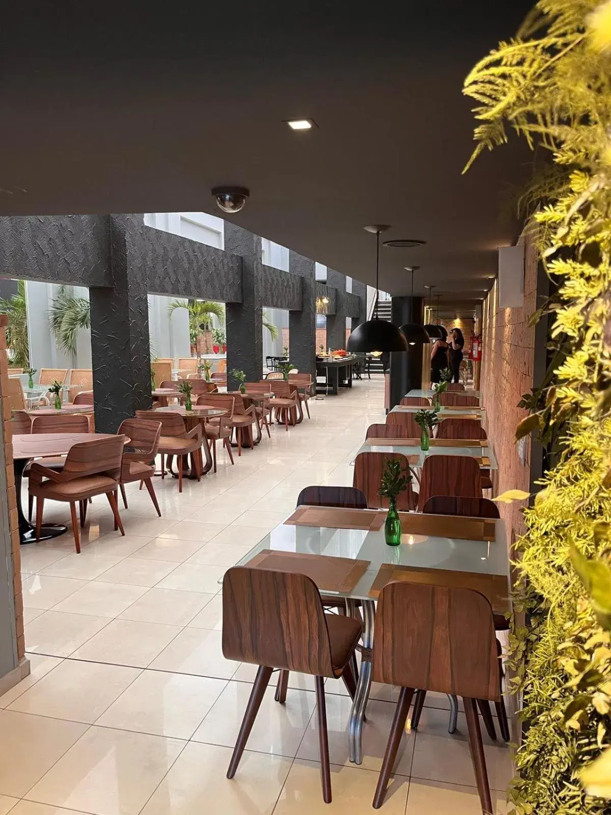 Restaurant/places to eat in Oasis Tower Hotel Restaurant/places to eat in Oasis Tower Hotel