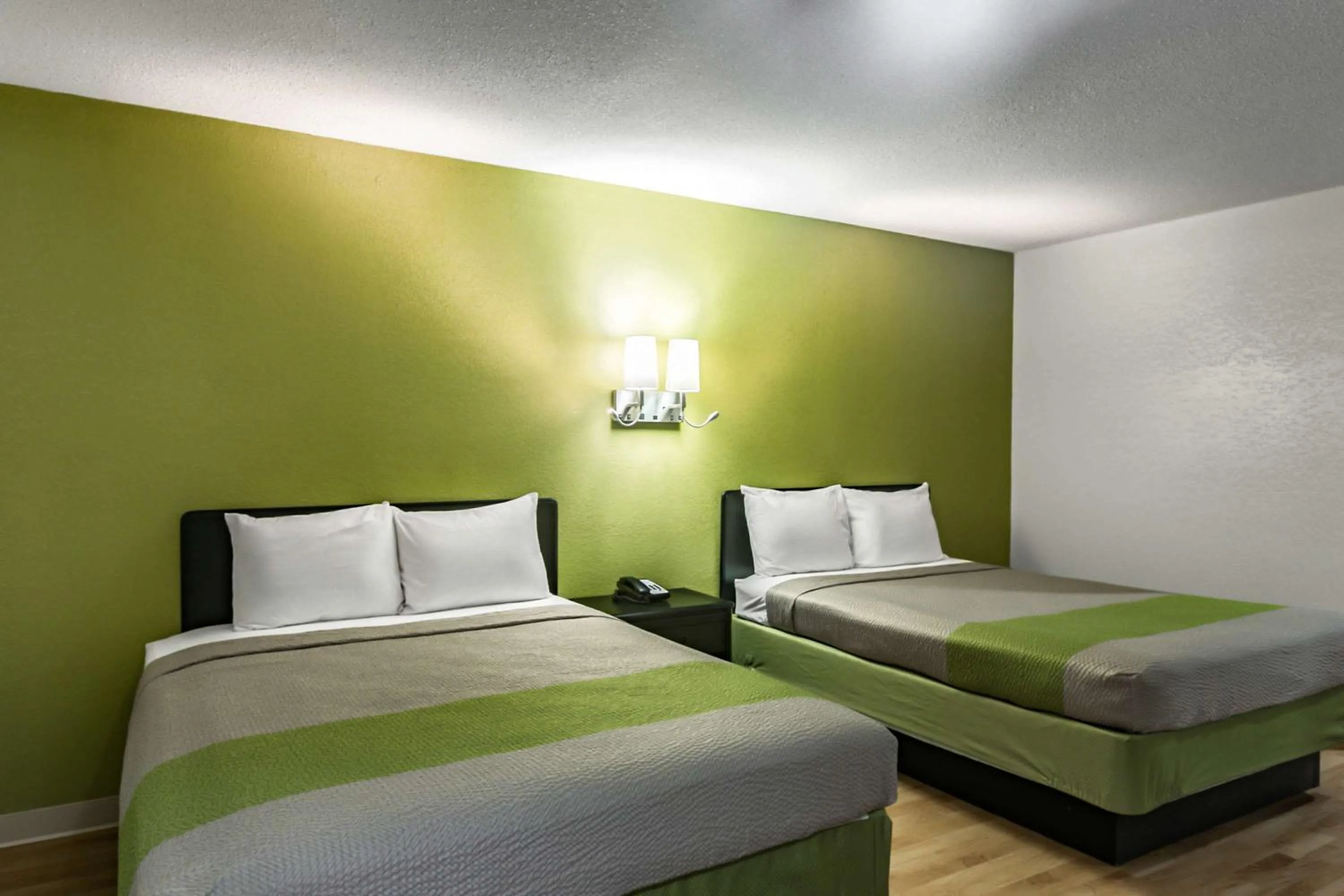 Bedroom, Bed in Motel 6-Augusta, KS