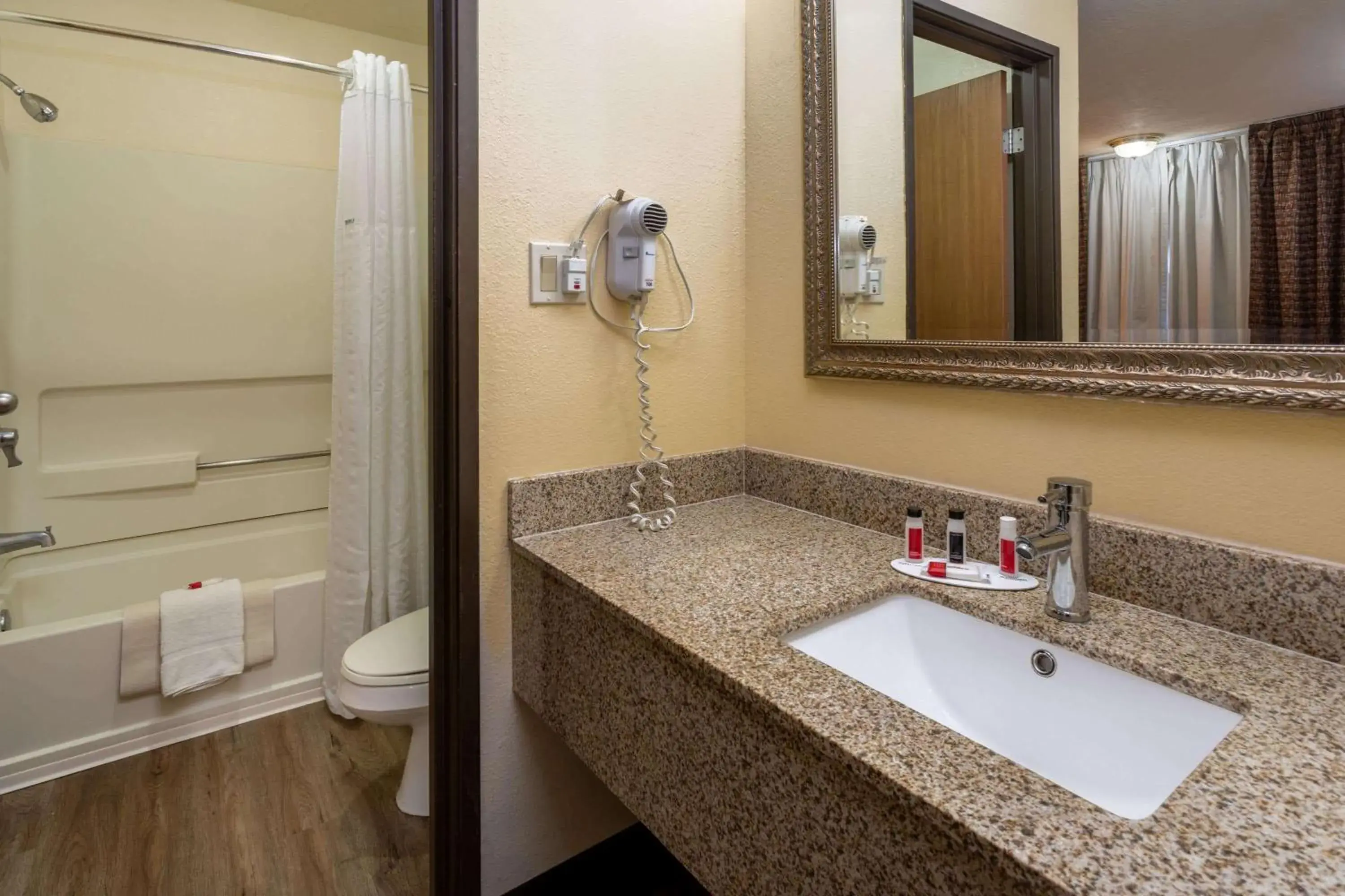 Bathroom in Travelodge by Wyndham Albuquerque East