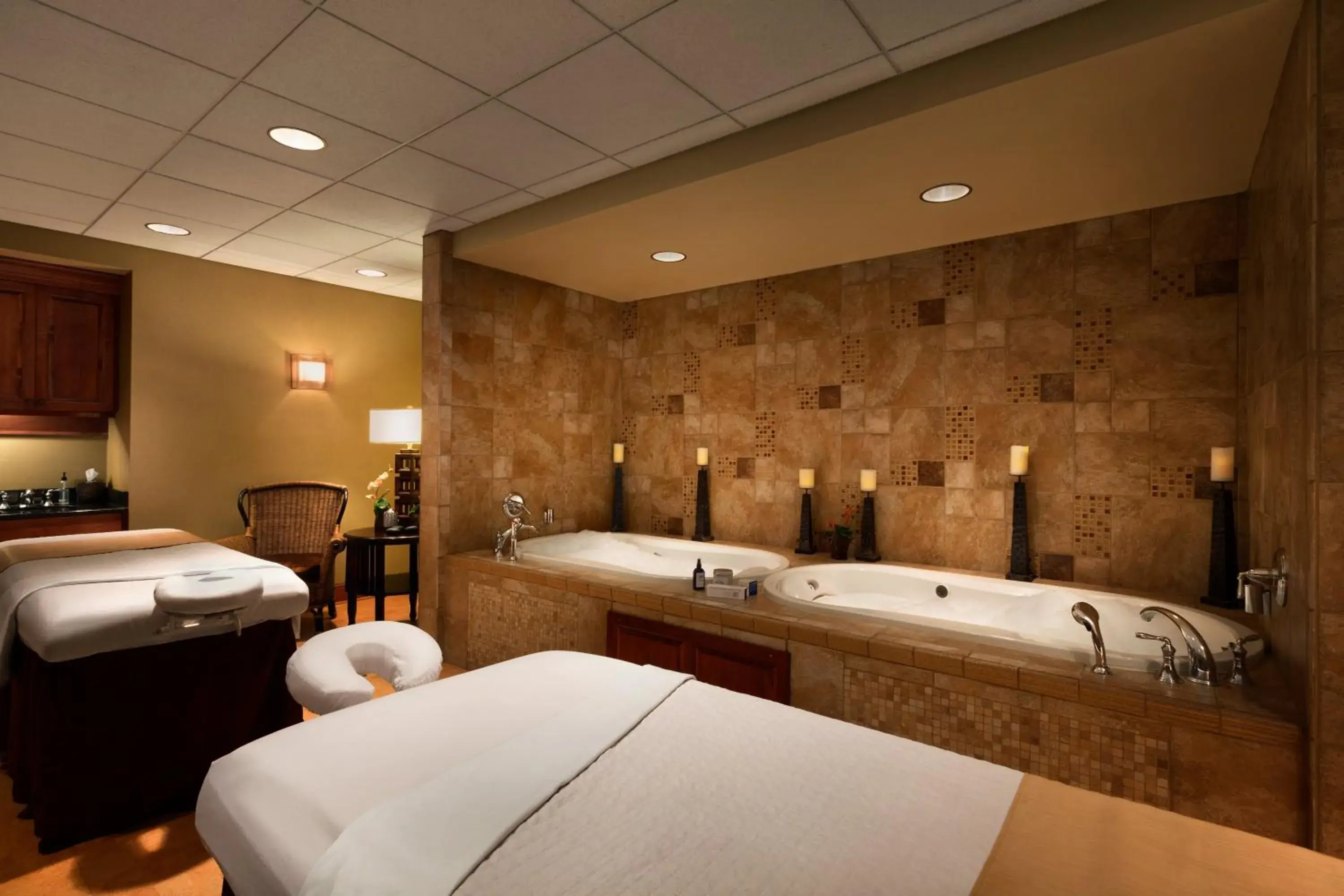 Massage, Bed in Chateau on the Lake Resort Spa and Convention Center Massage, Bed in Chateau on the Lake Resort Spa and Convention Center