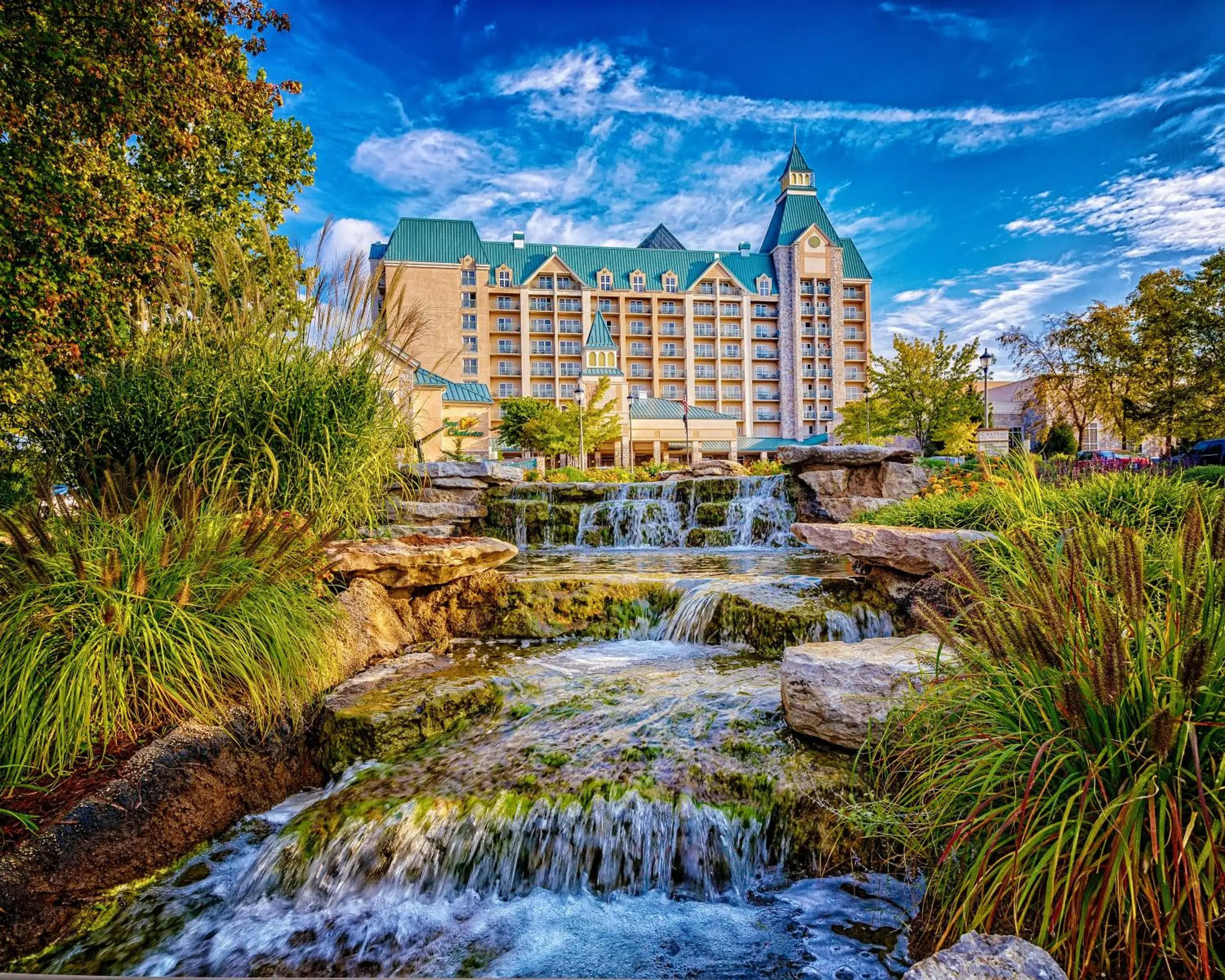 Facade/entrance in Chateau on the Lake Resort Spa and Convention Center Facade/entrance in Chateau on the Lake Resort Spa and Convention Center