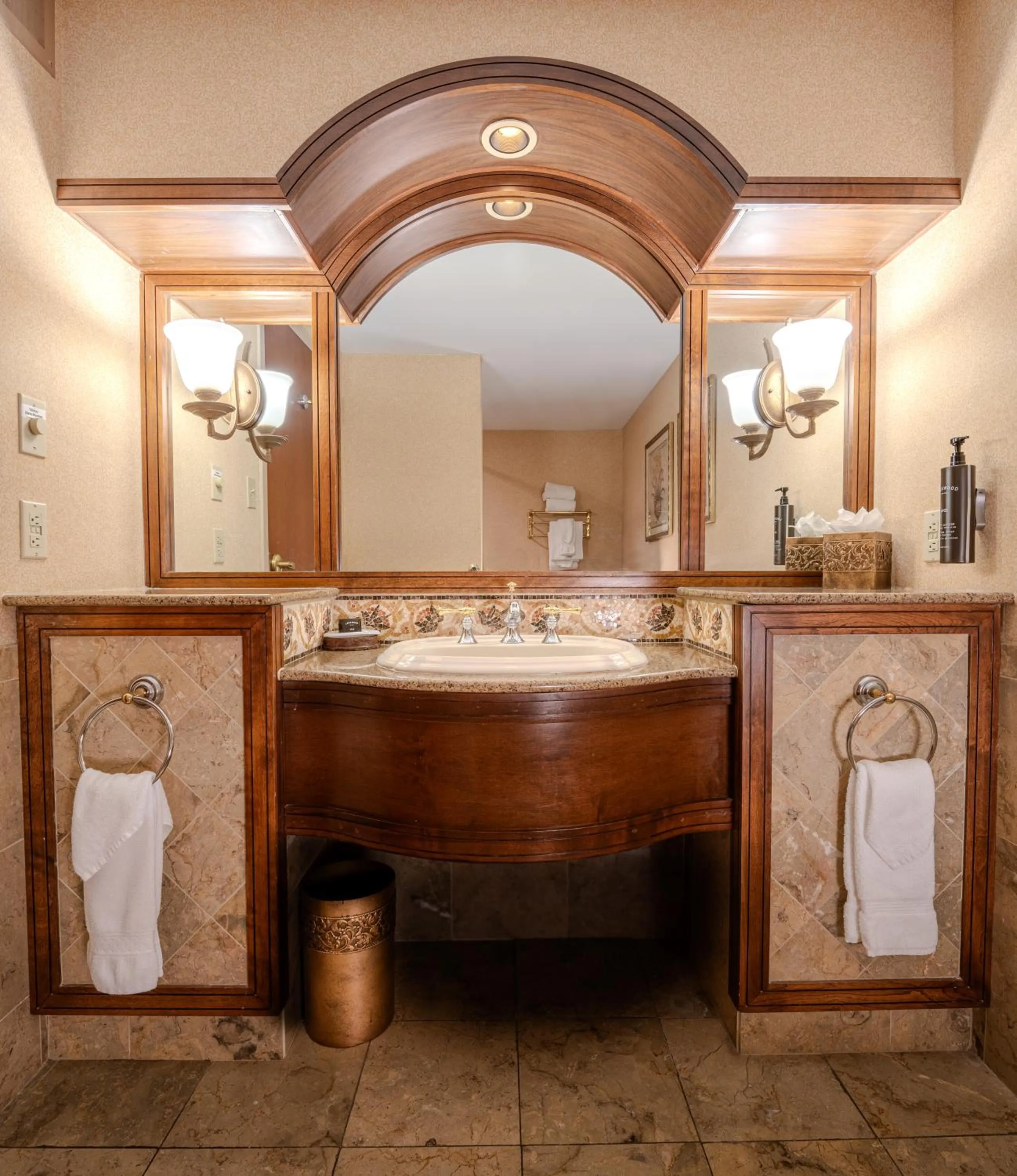 Bathroom in Chateau on the Lake Resort Spa and Convention Center