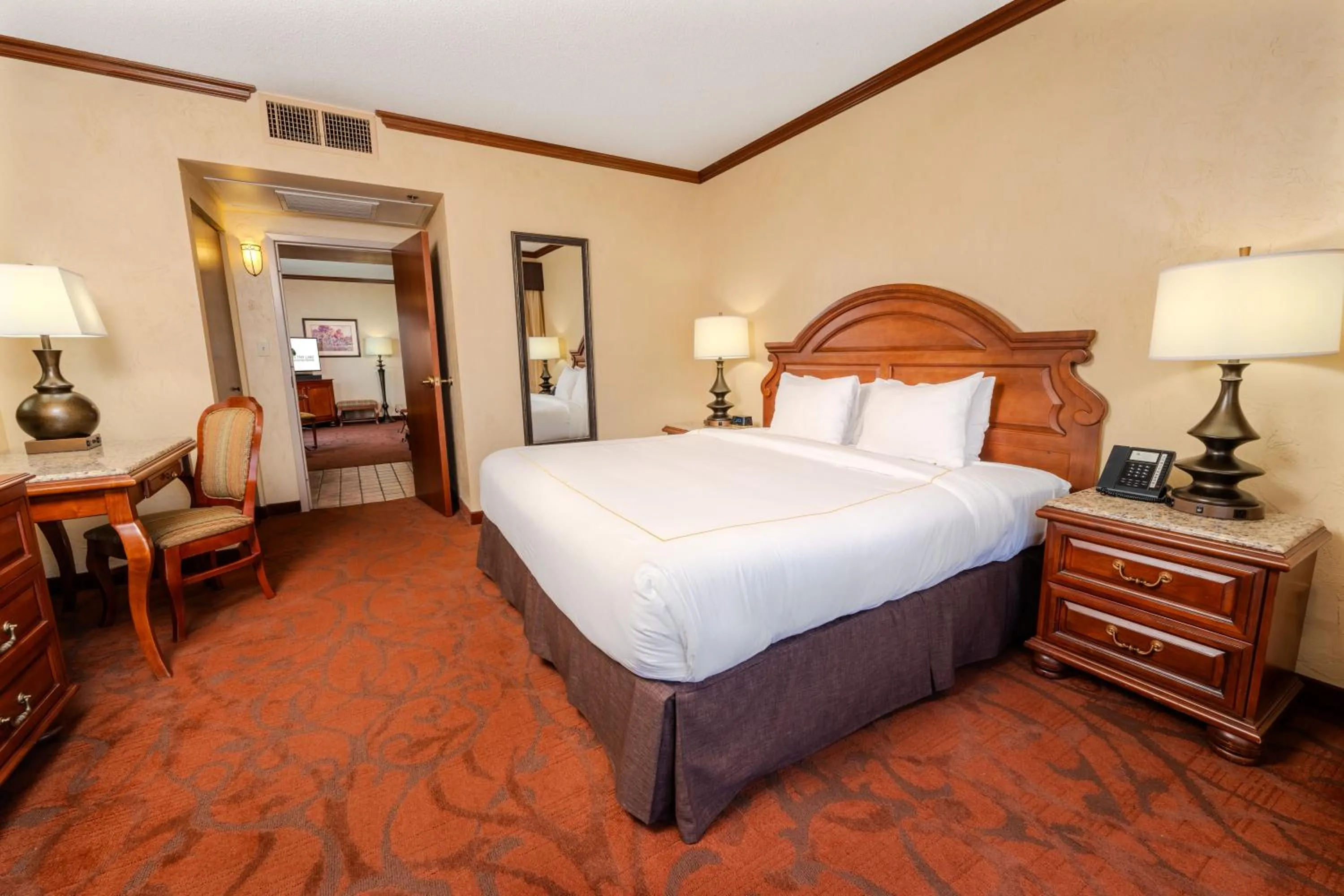 Photo of the whole room, Bed in Chateau on the Lake Resort Spa and Convention Center