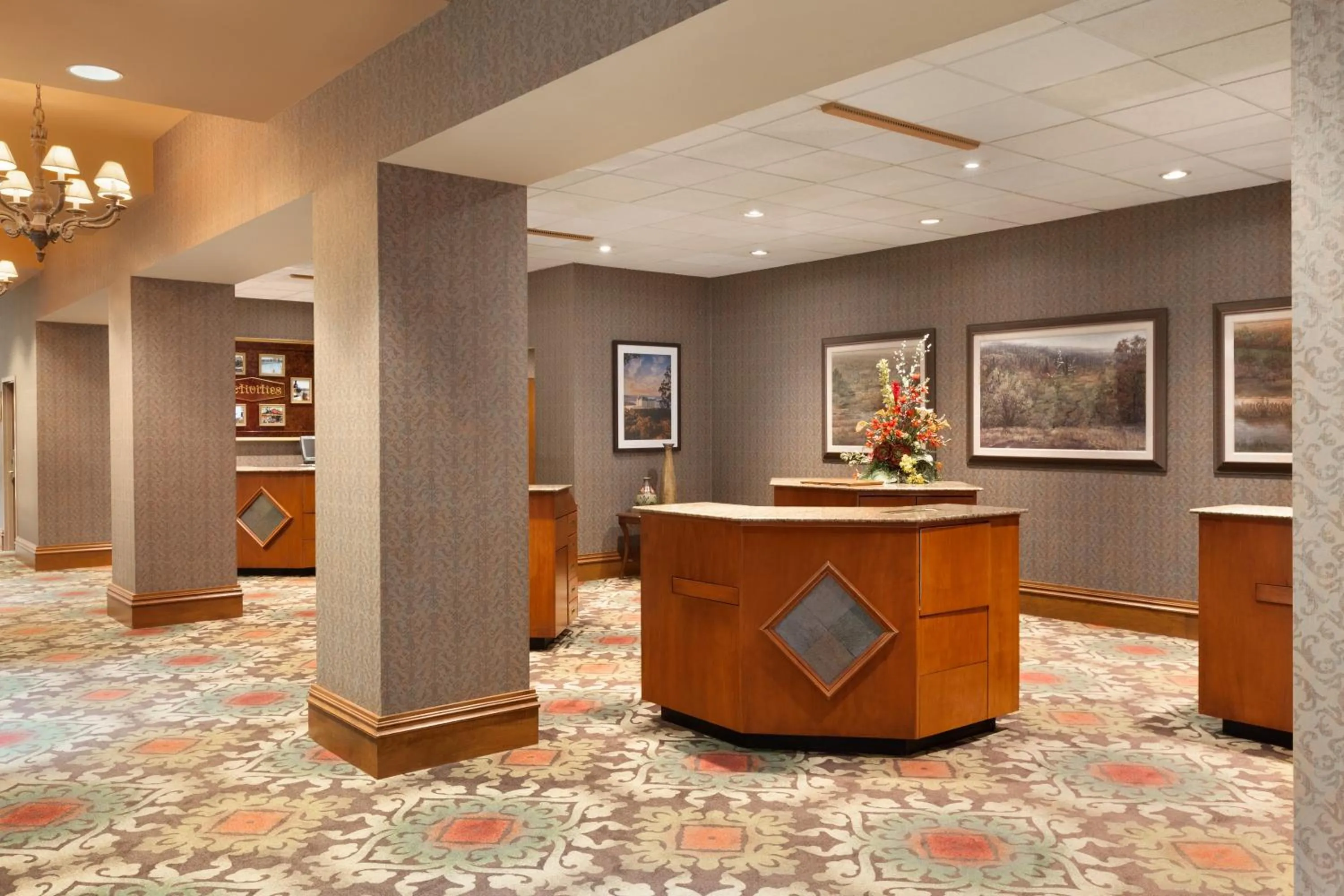 Lobby or reception in Chateau on the Lake Resort Spa and Convention Center