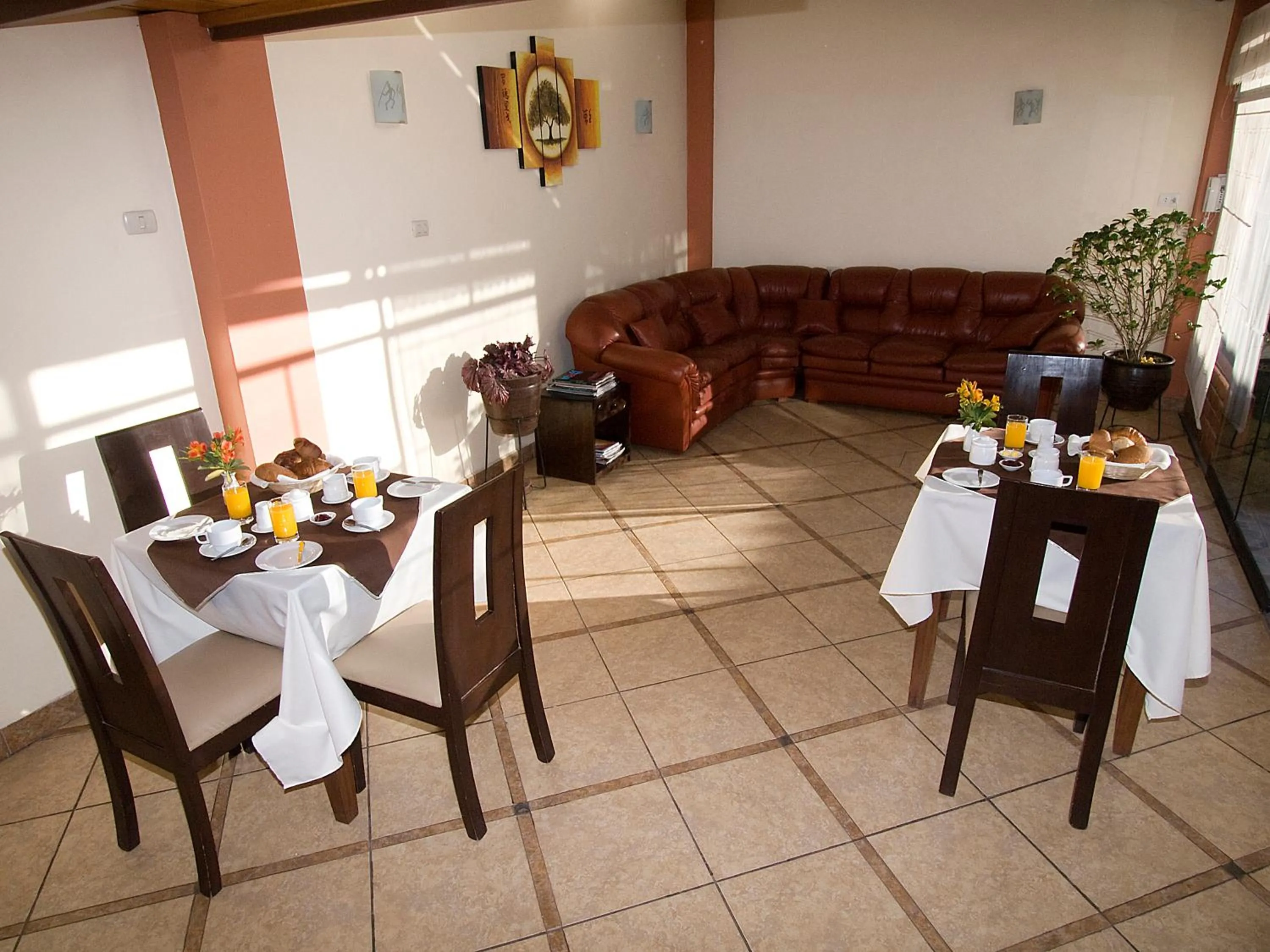 Restaurant/places to eat in Hostal Samichay