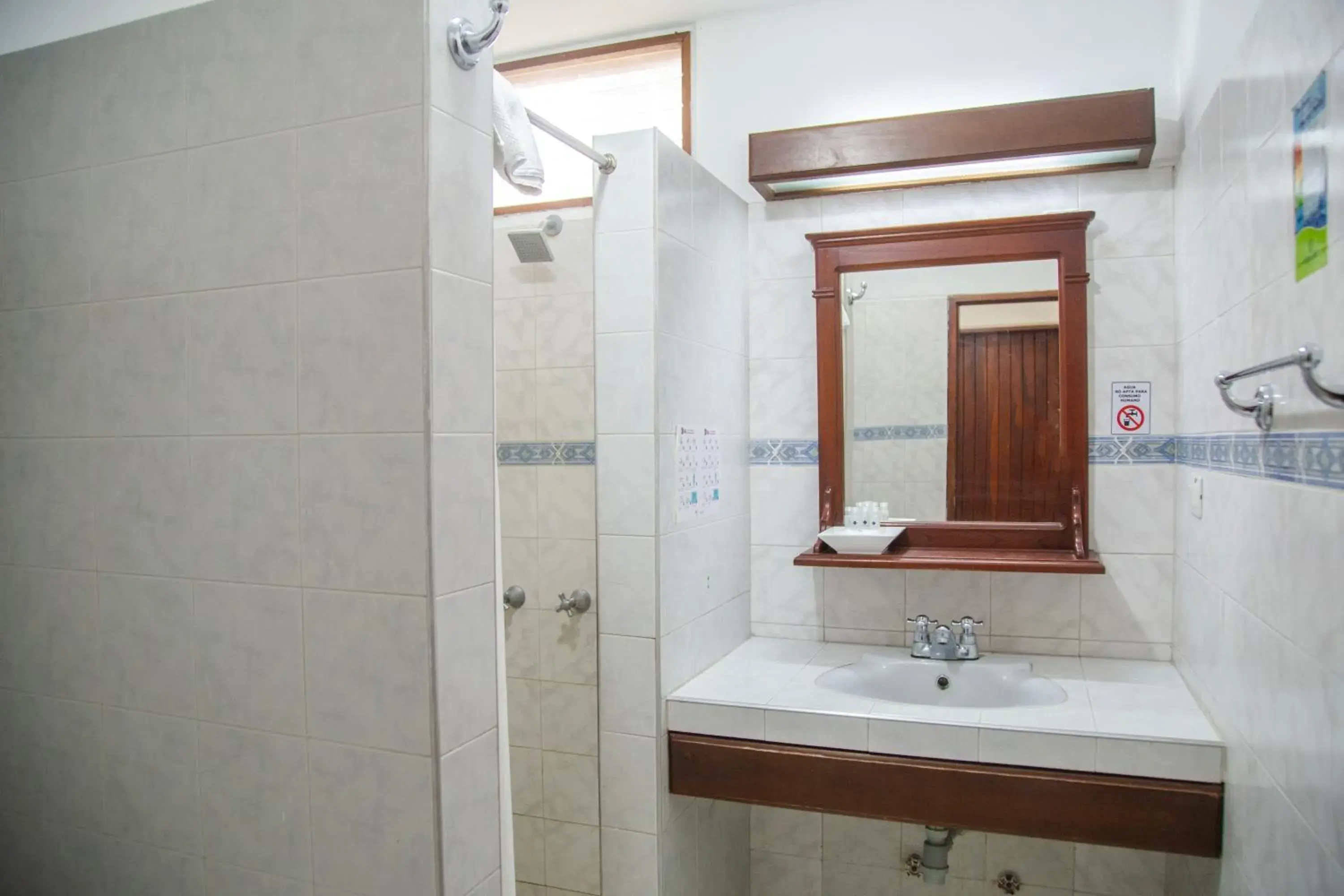 Bathroom in Hotel Faranda Bolivar Cucuta, a member of Radisson Individuals Bathroom in Hotel Faranda Bolivar Cucuta, a member of Radisson Individuals