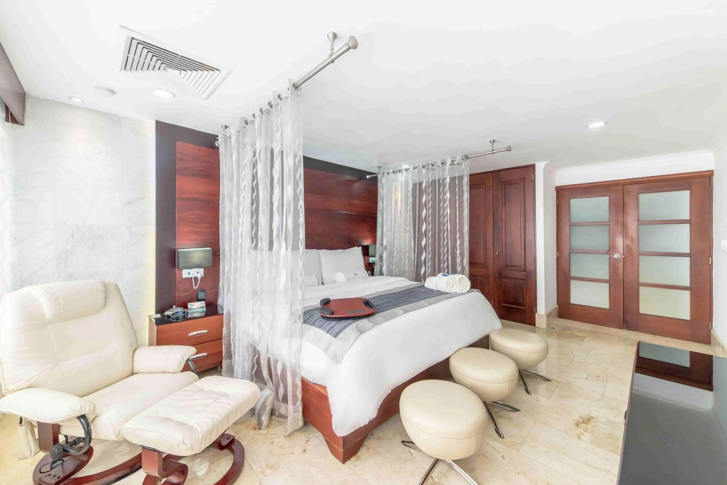 View (from property/room), Bed in Hodelpa Gran Almirante