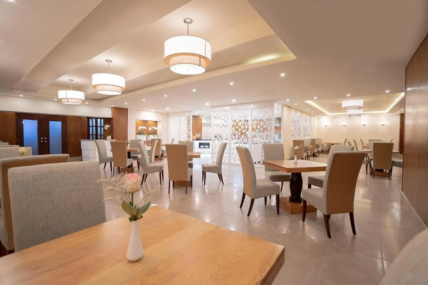 Restaurant/places to eat in Hodelpa Gran Almirante