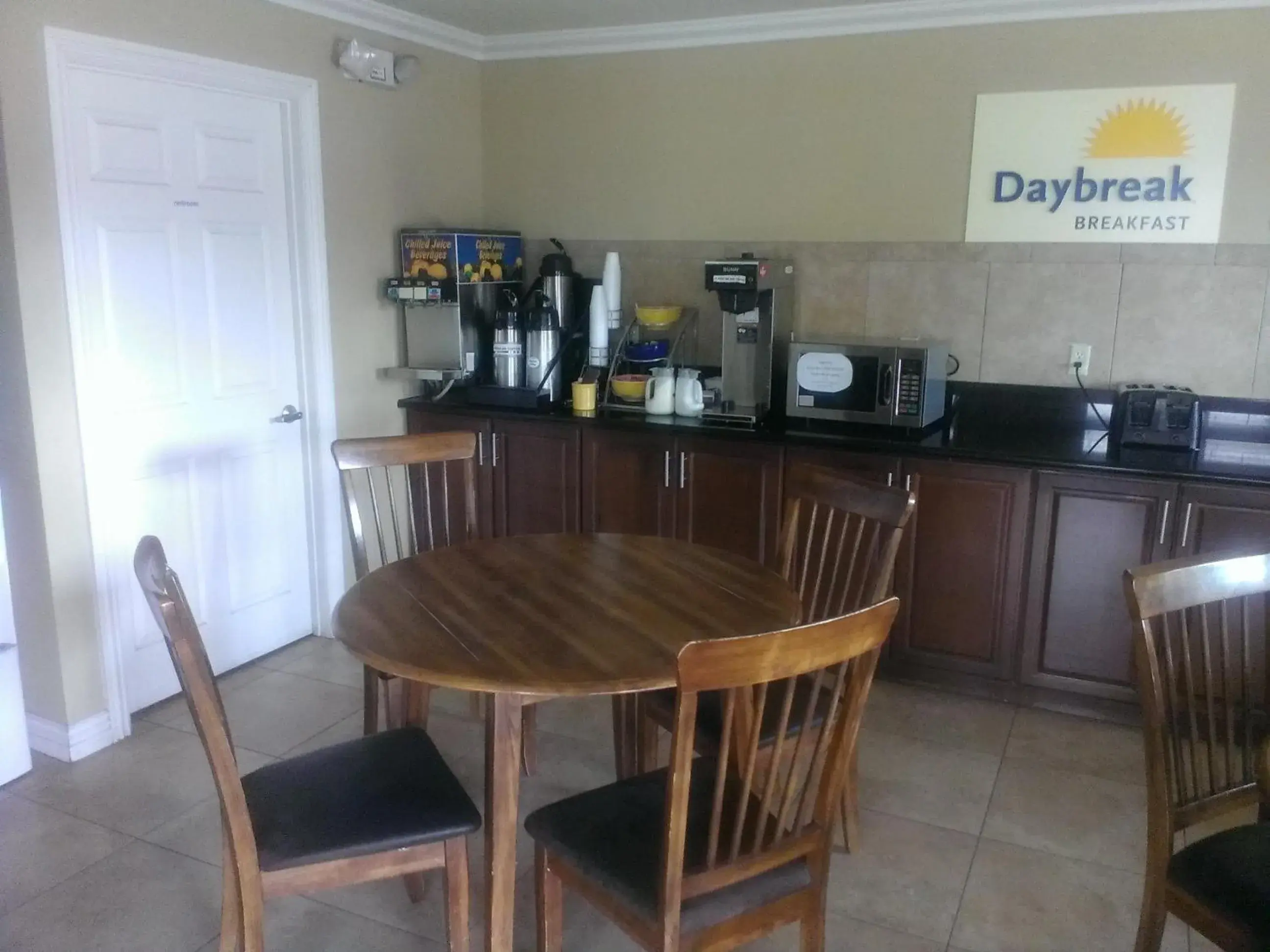 Restaurant/places to eat in Days Inn by Wyndham Kingman East Restaurant/places to eat in Days Inn by Wyndham Kingman East