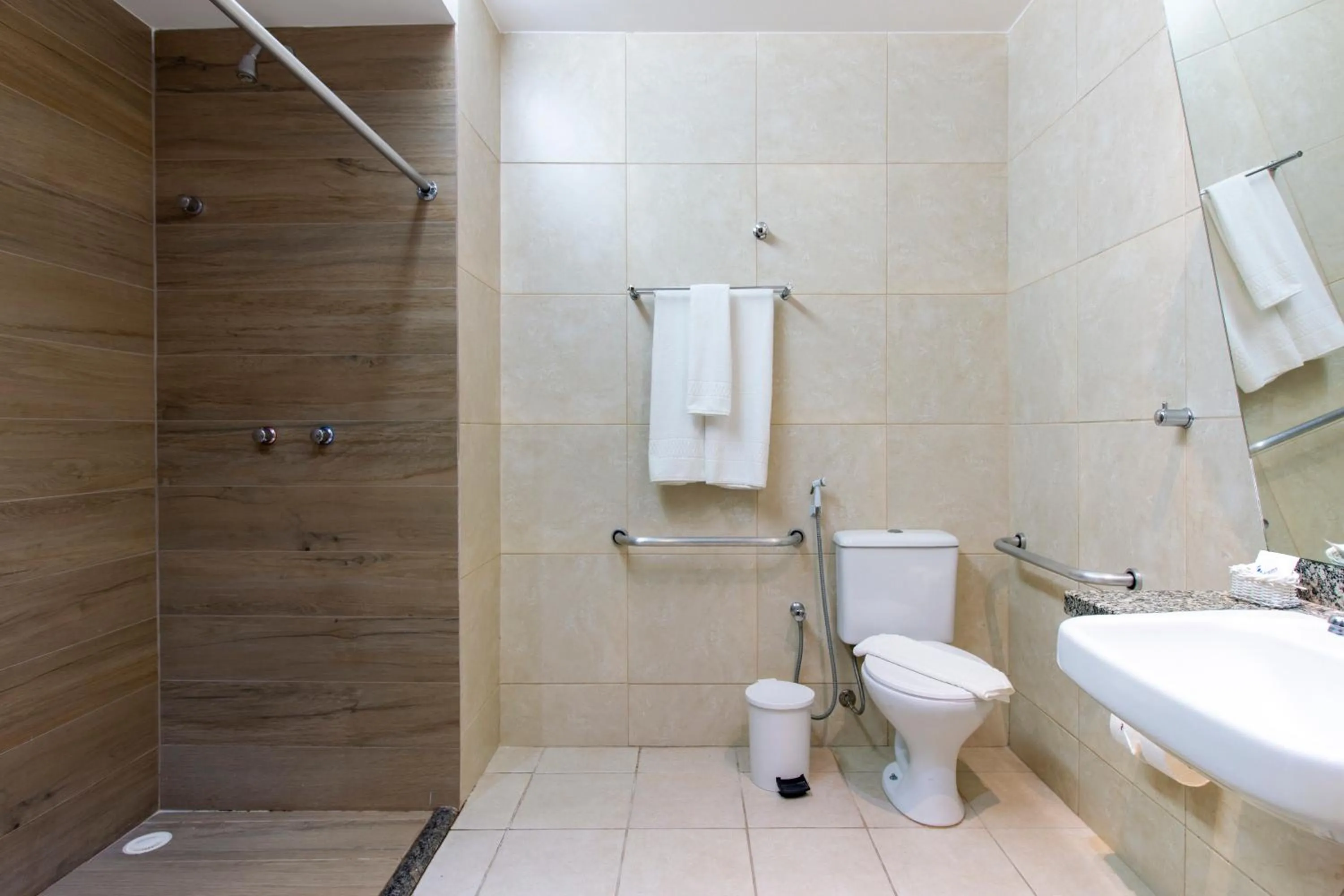 Bathroom in Citi Hotel Residence Caruaru