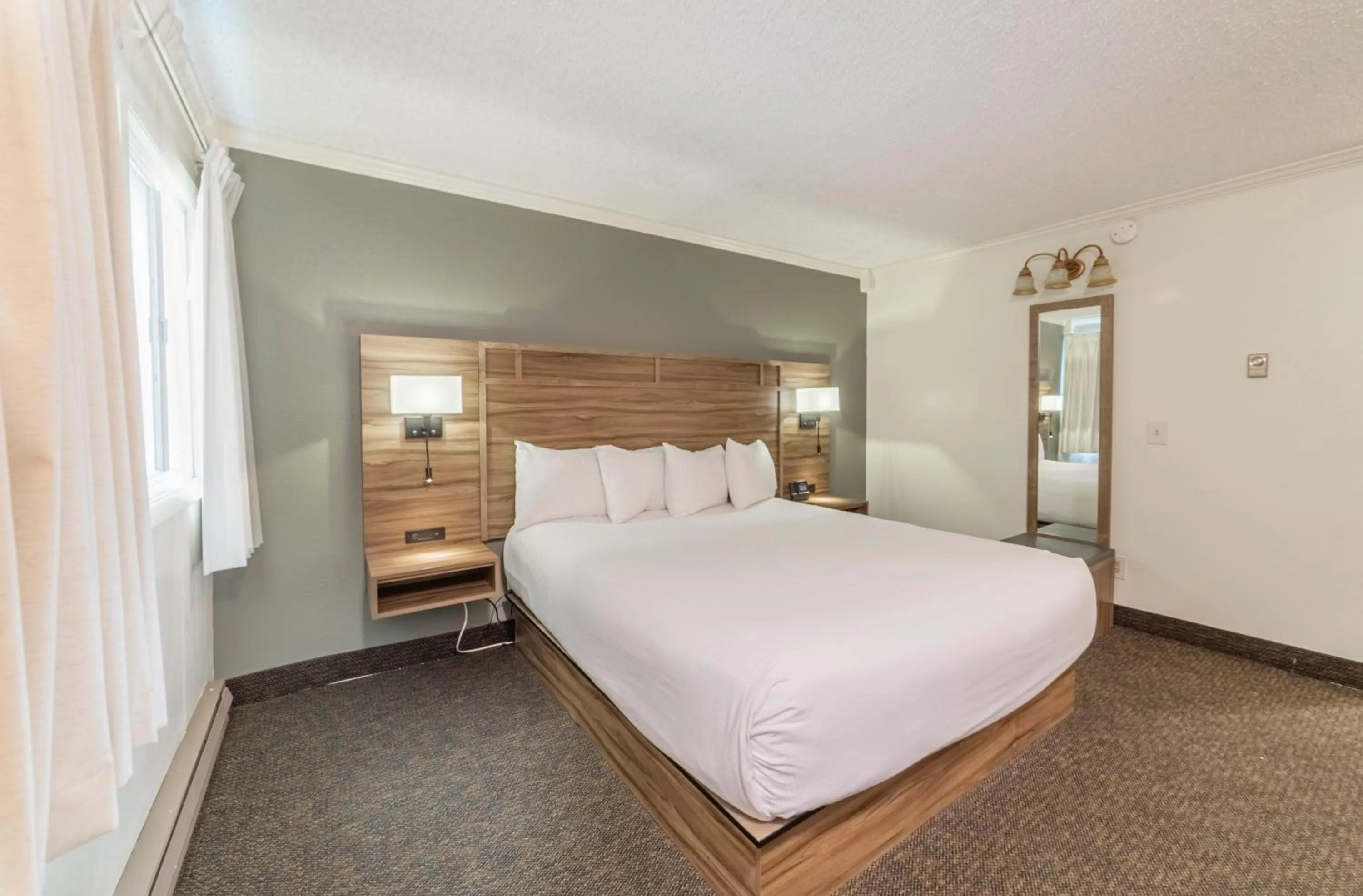 Bed in Alpenhof Lodge