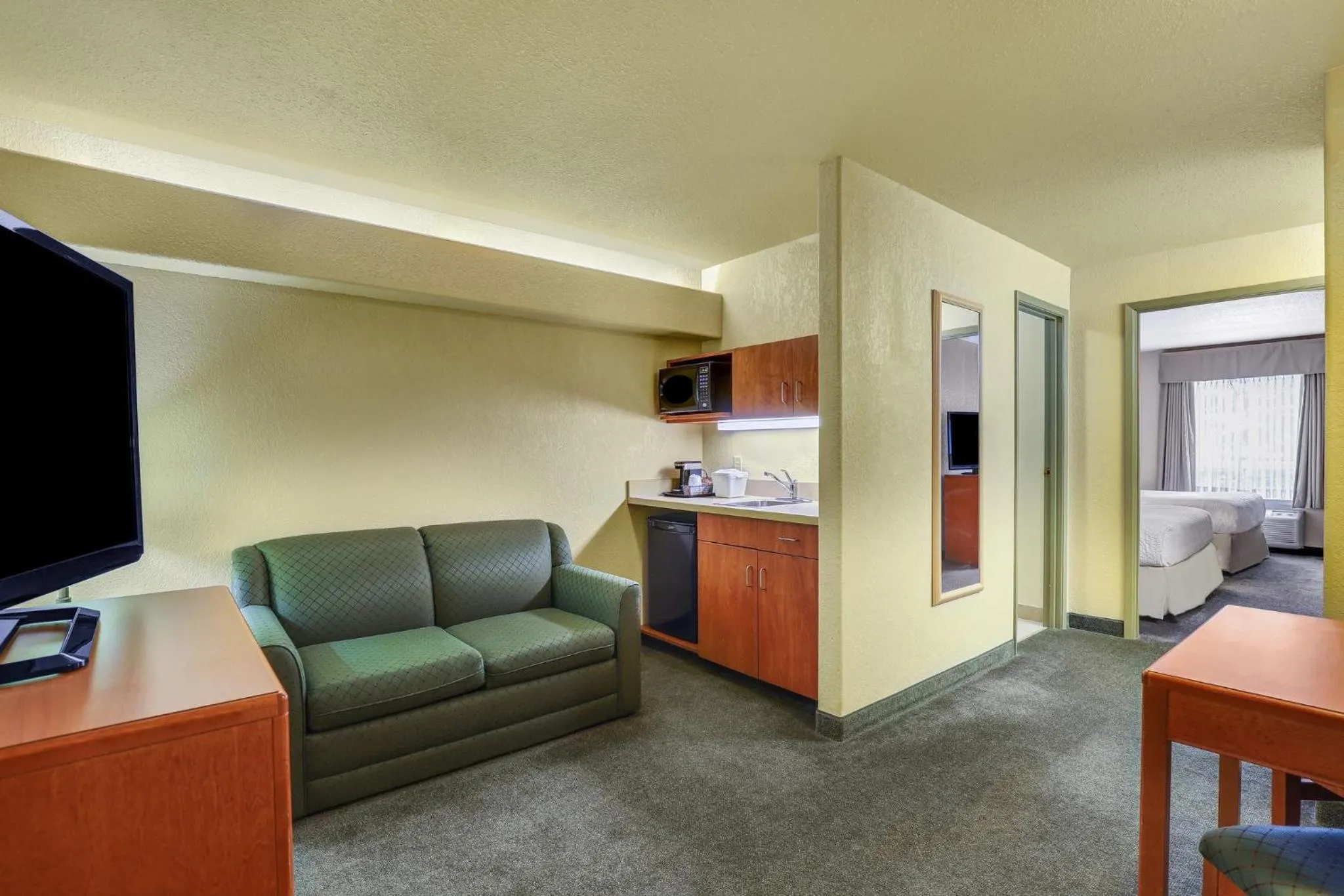 Photo of the whole room in Prairie Crest Red Deer by IHG