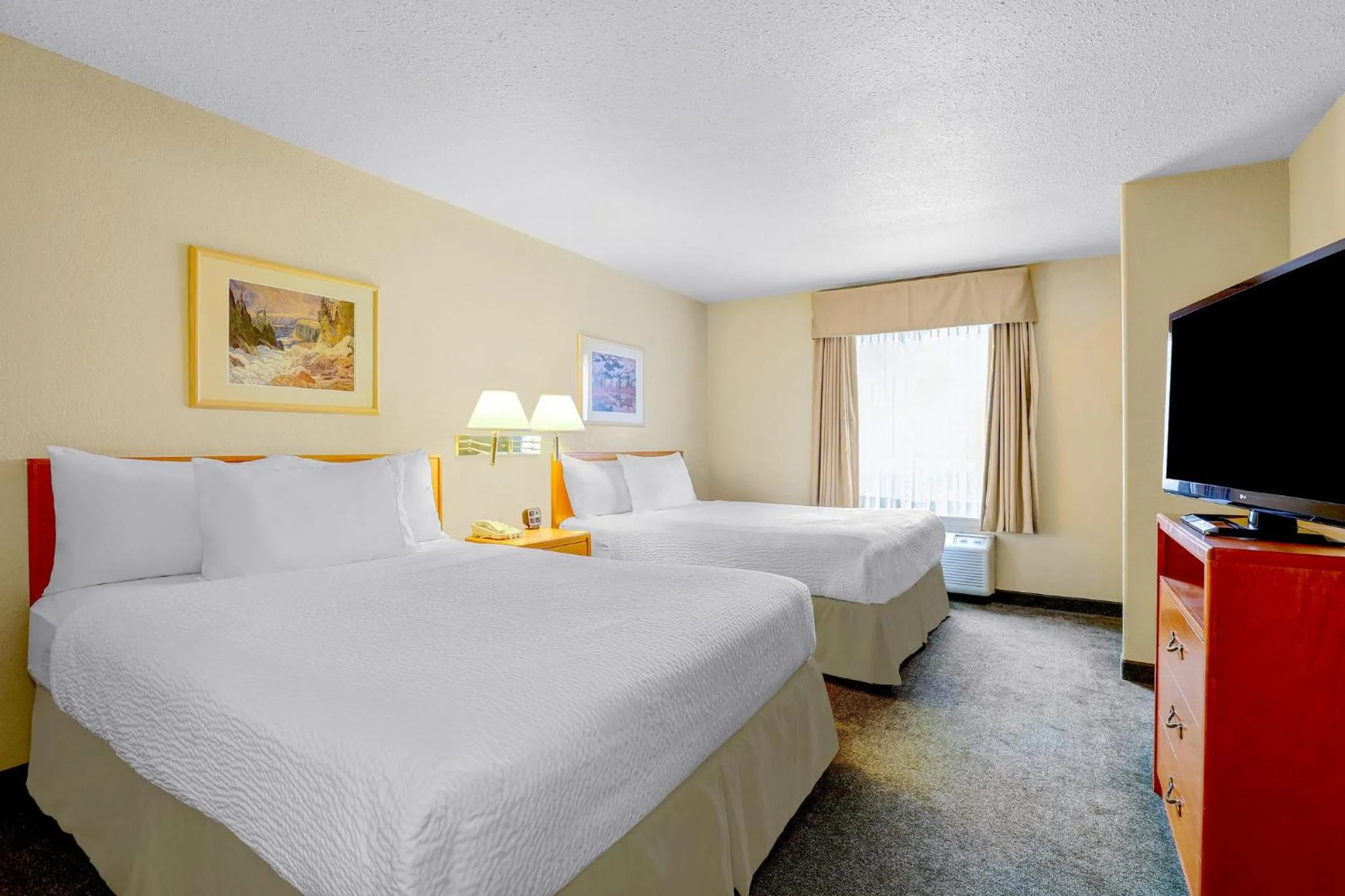 Photo of the whole room, Bed in Prairie Crest Red Deer by IHG