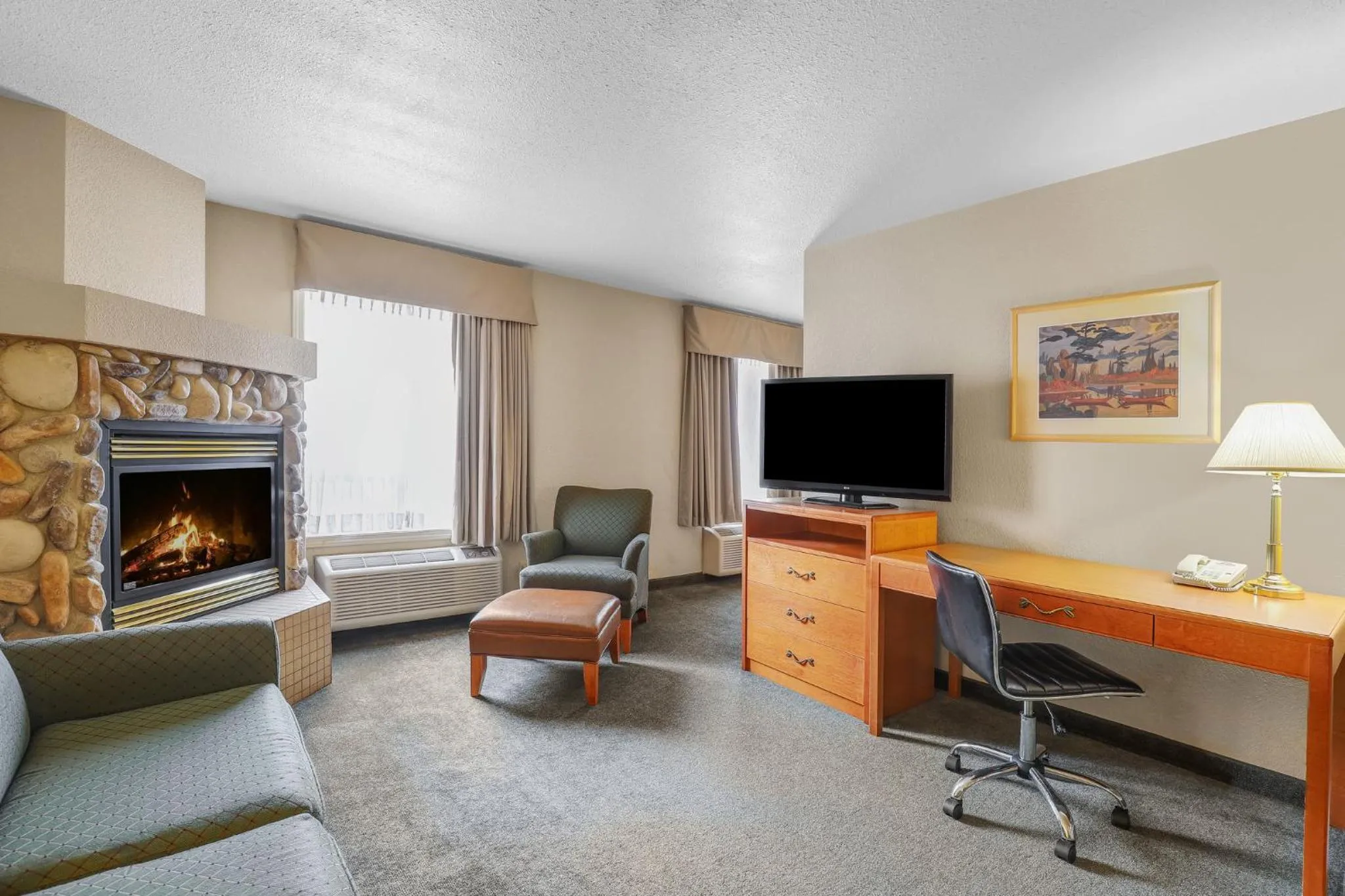 Photo of the whole room in Prairie Crest Red Deer by IHG