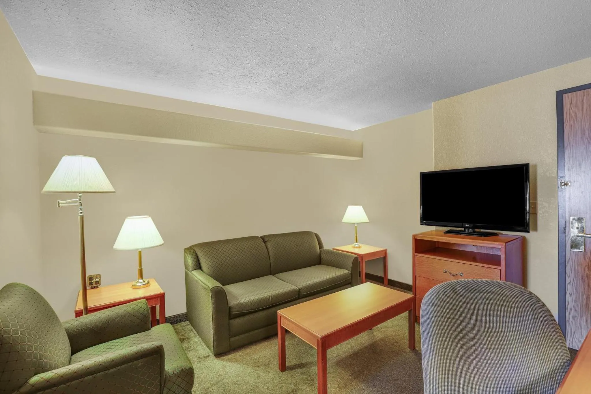 Photo of the whole room in Prairie Crest Red Deer by IHG
