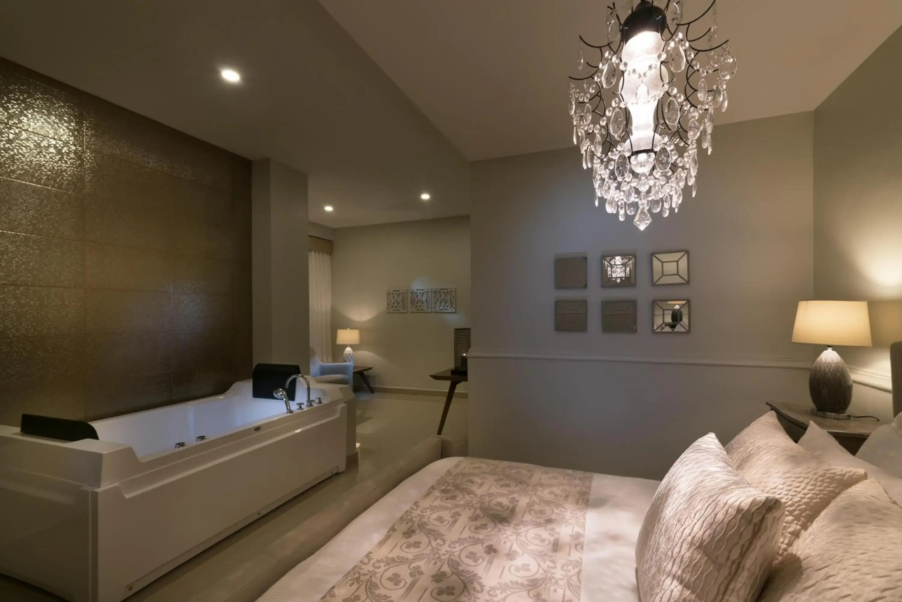 Photo of the whole room, Bed in Hodelpa Caribe Colonial Photo of the whole room, Bed in Hodelpa Caribe Colonial