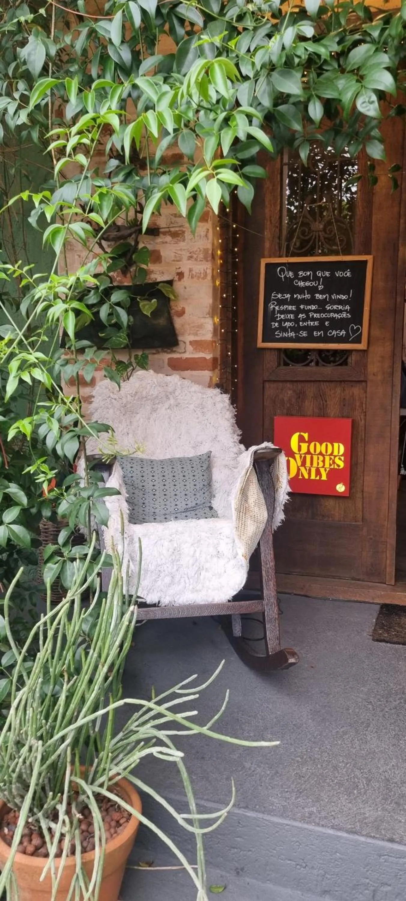 Facade/entrance in Pousada Santarina