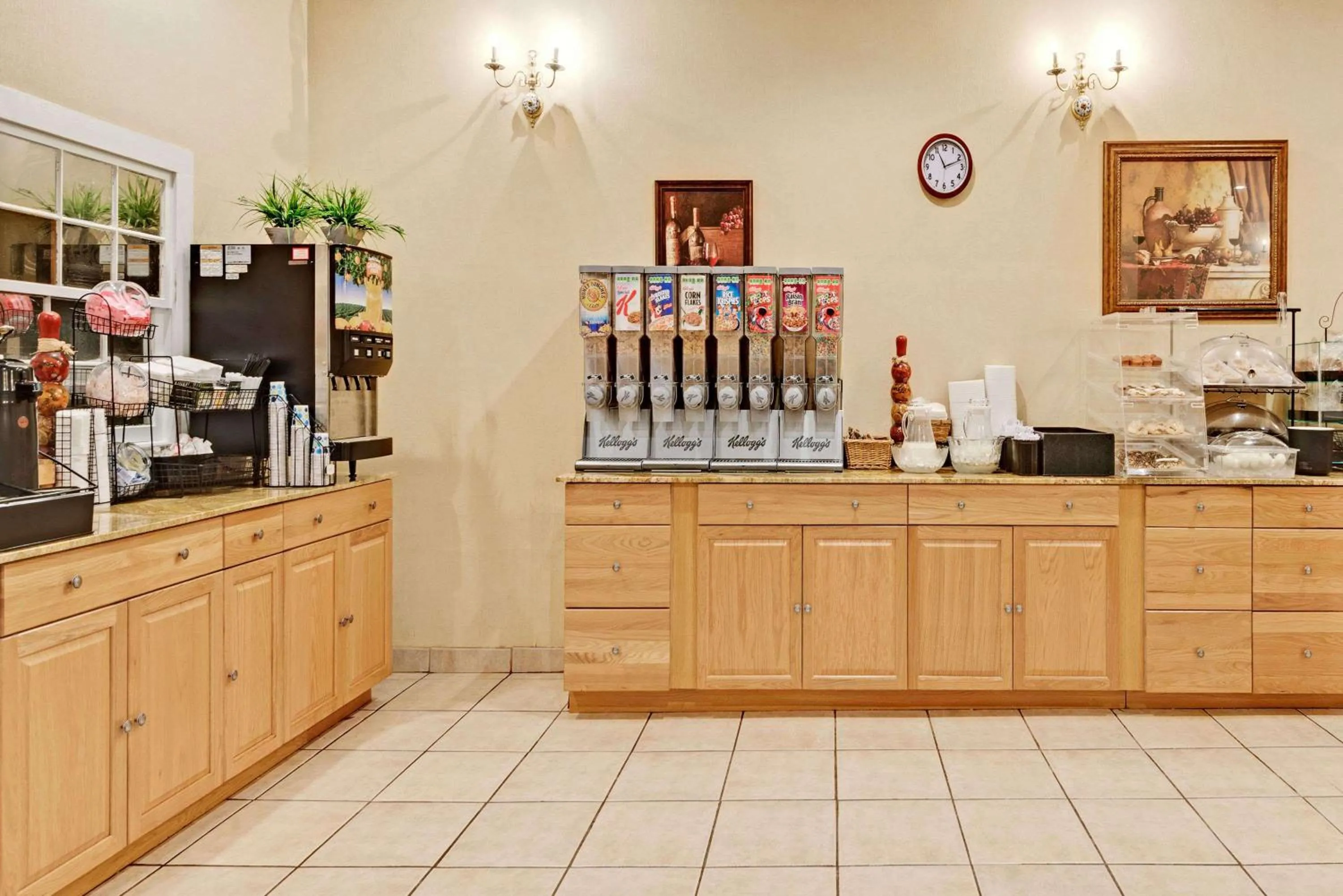 Restaurant/places to eat in Ramada by Wyndham Kittery