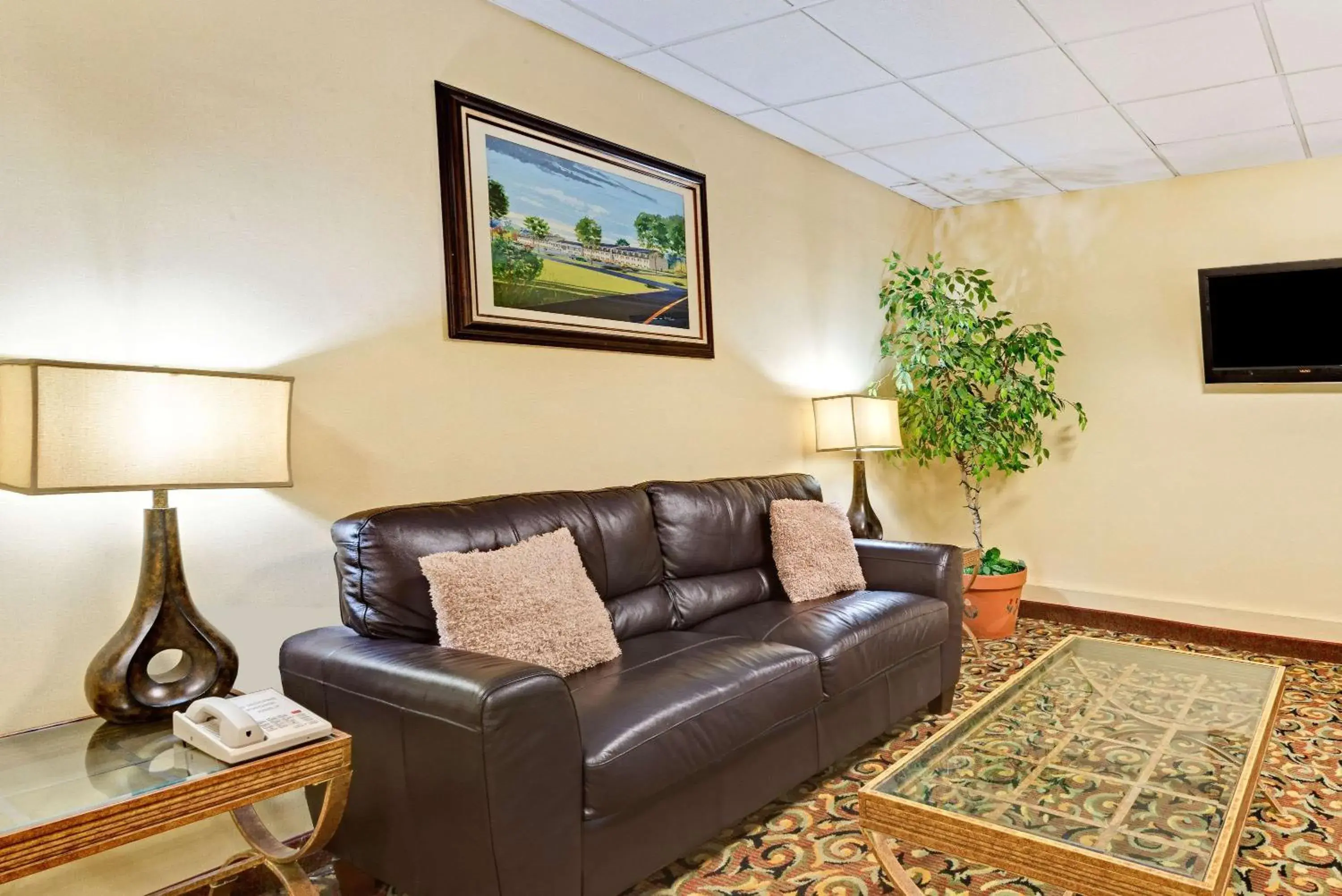 Lobby or reception in Ramada by Wyndham Kittery Lobby or reception in Ramada by Wyndham Kittery