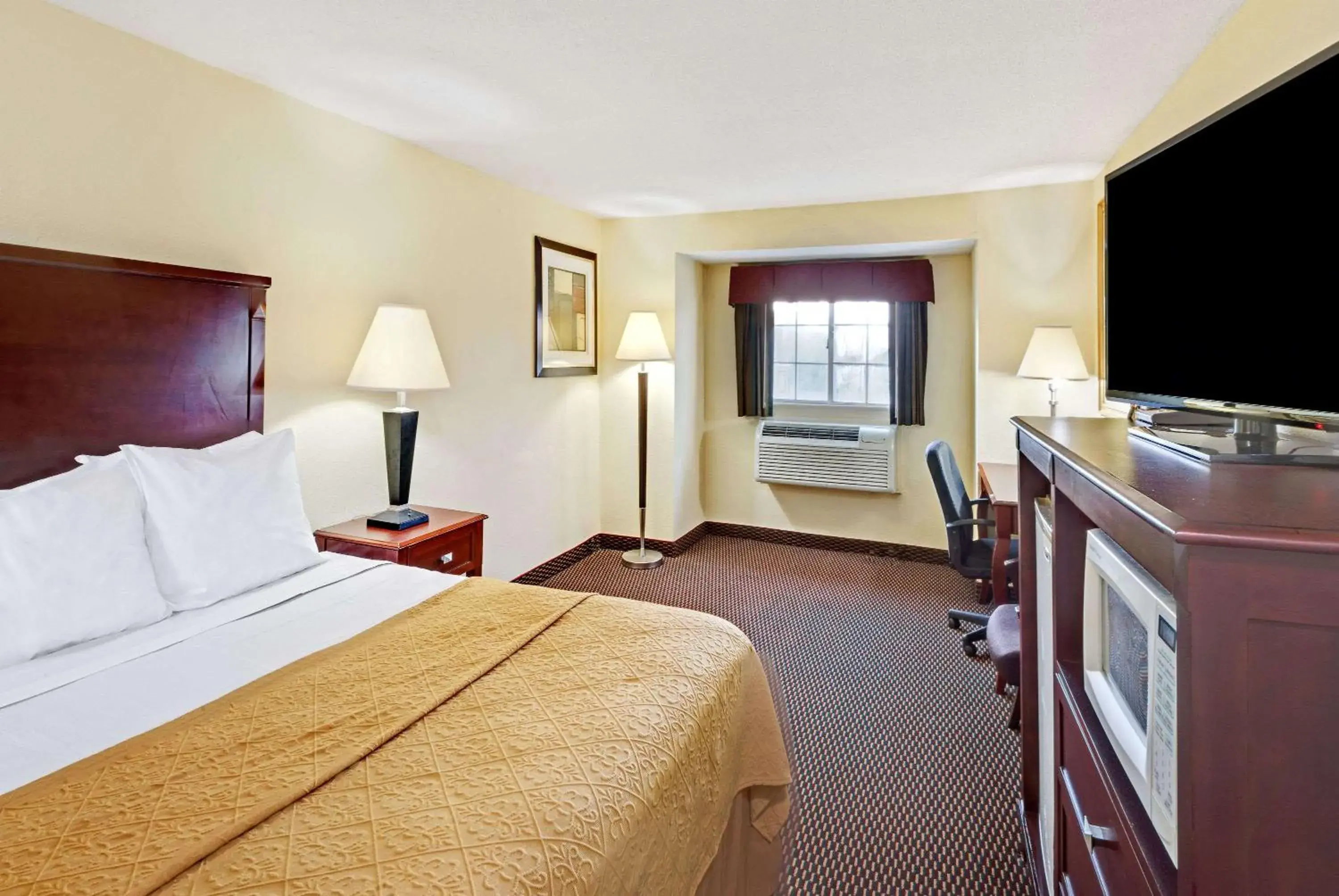 Photo of the whole room in Ramada by Wyndham Kittery Photo of the whole room in Ramada by Wyndham Kittery