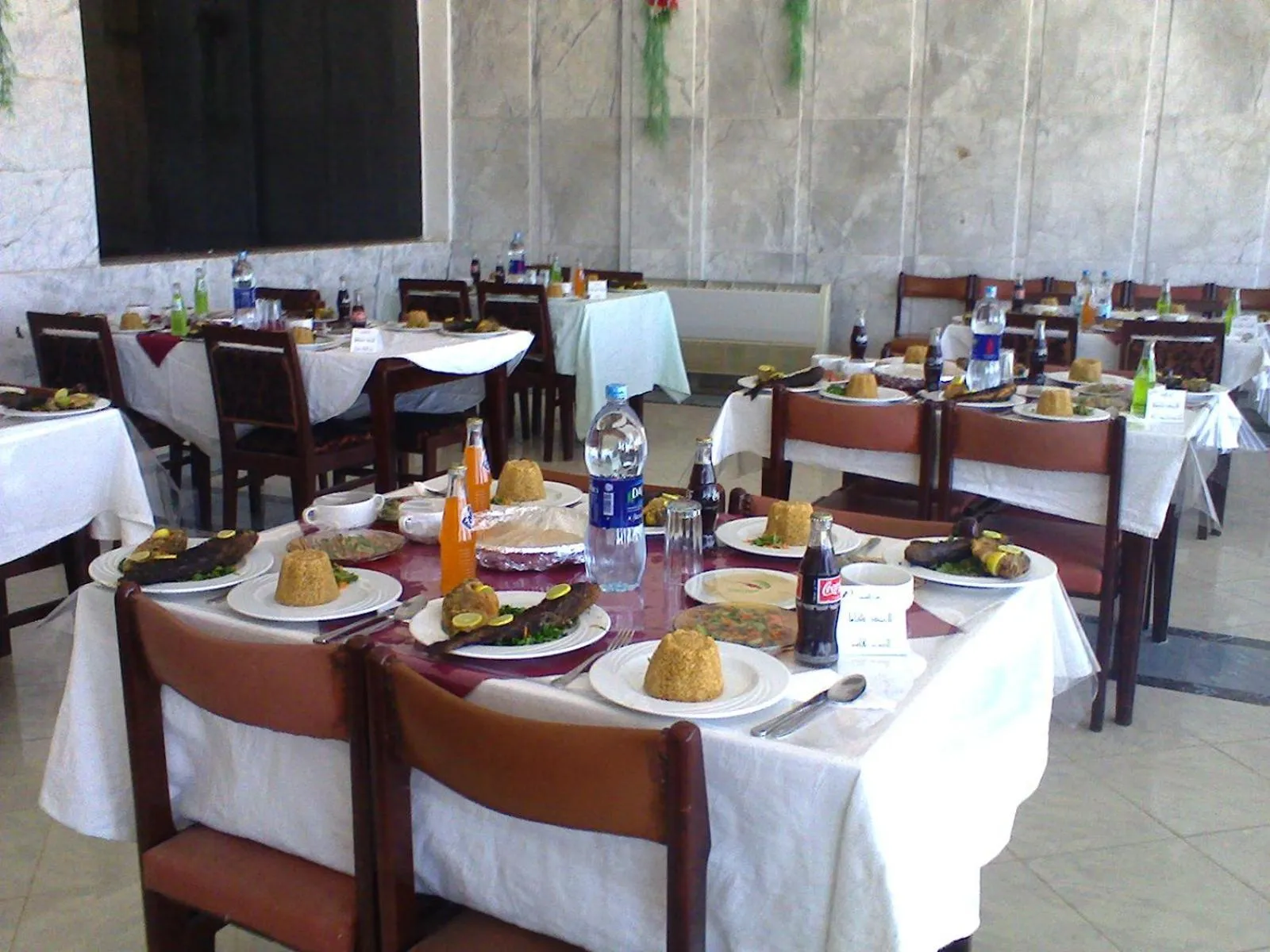 Restaurant/places to eat in Fayed Armed Forces Hotel