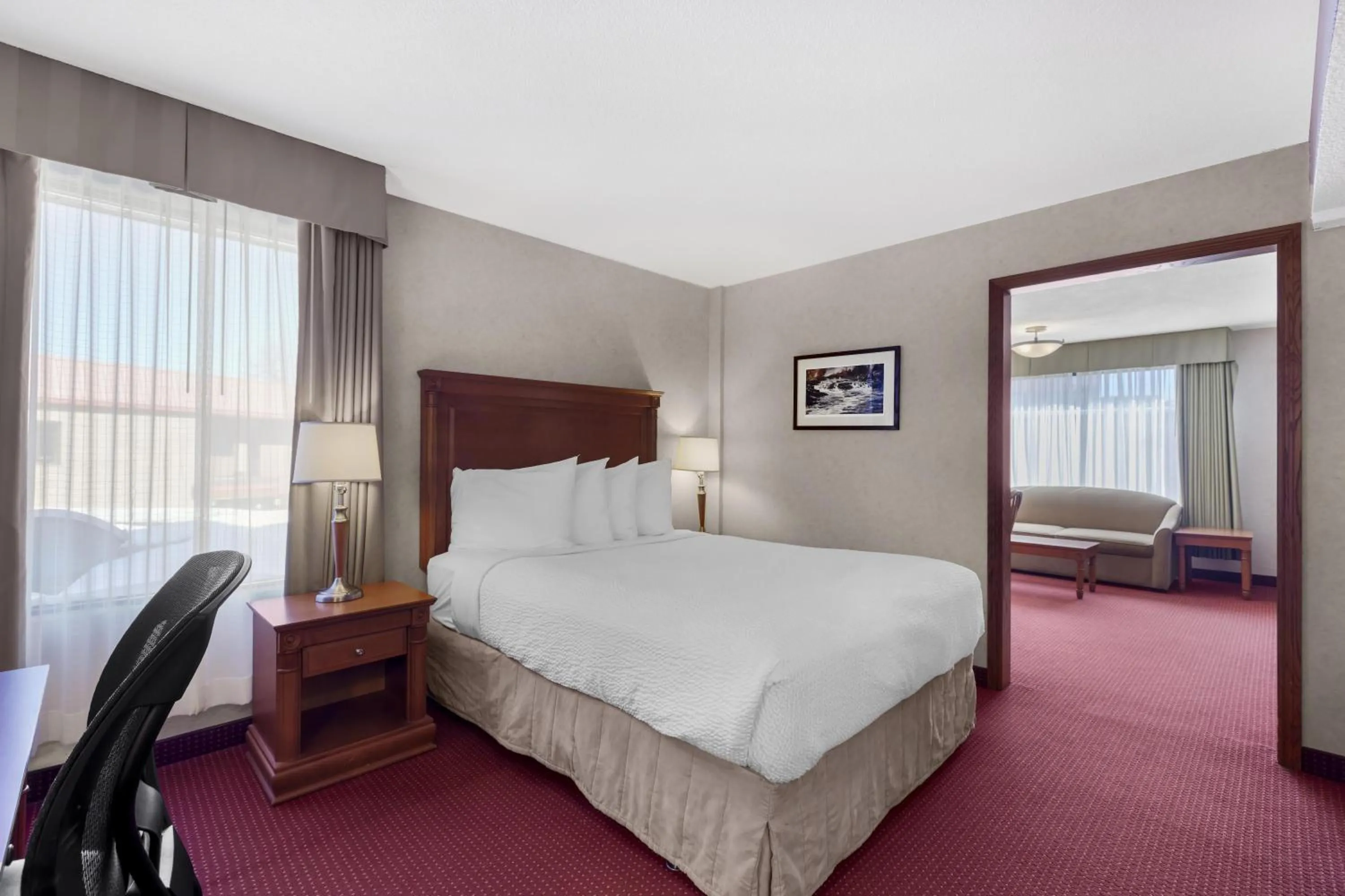 Bedroom, Bed in Best Western Plus Otonabee Inn