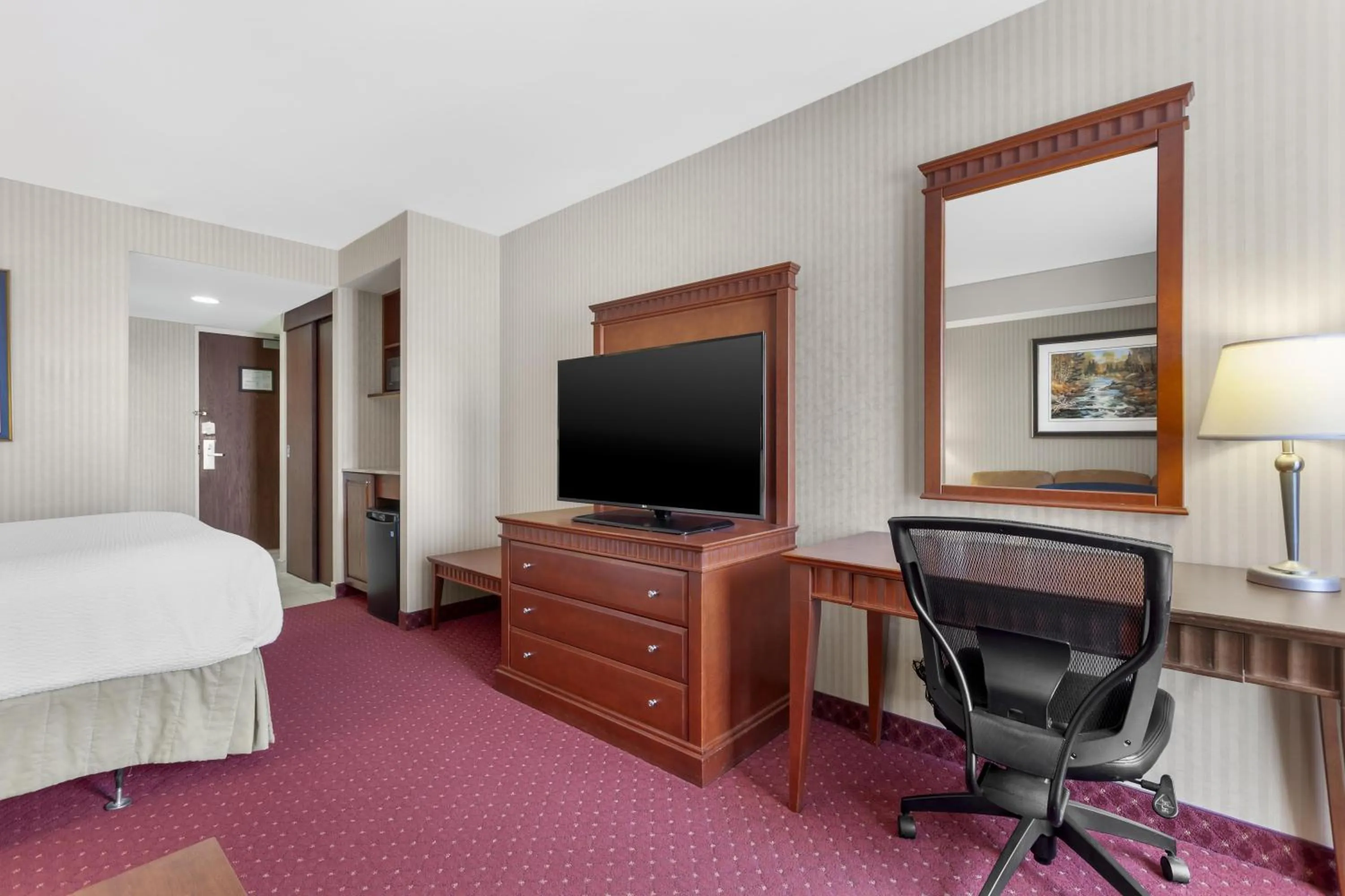 Bedroom, Bed in Best Western Plus Otonabee Inn