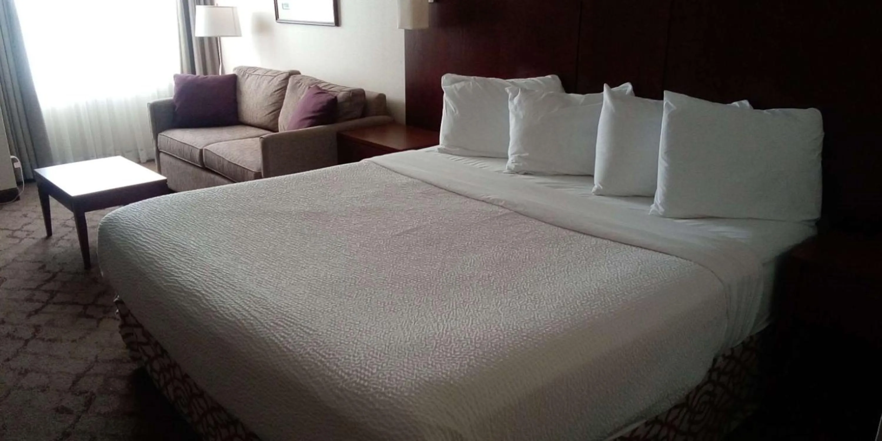 Bedroom, Bed in Best Western Plus Otonabee Inn