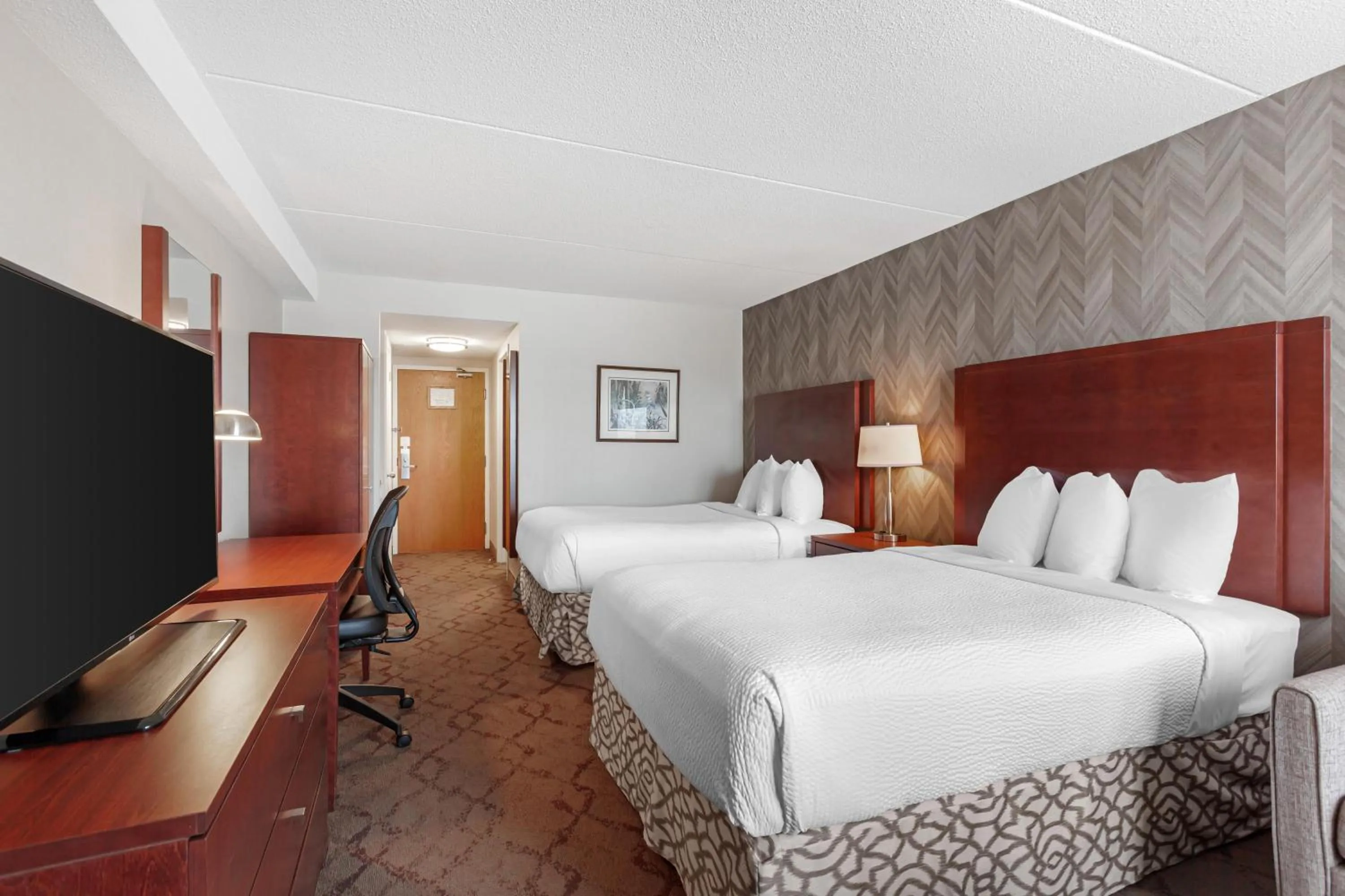 Bedroom, Bed in Best Western Plus Otonabee Inn