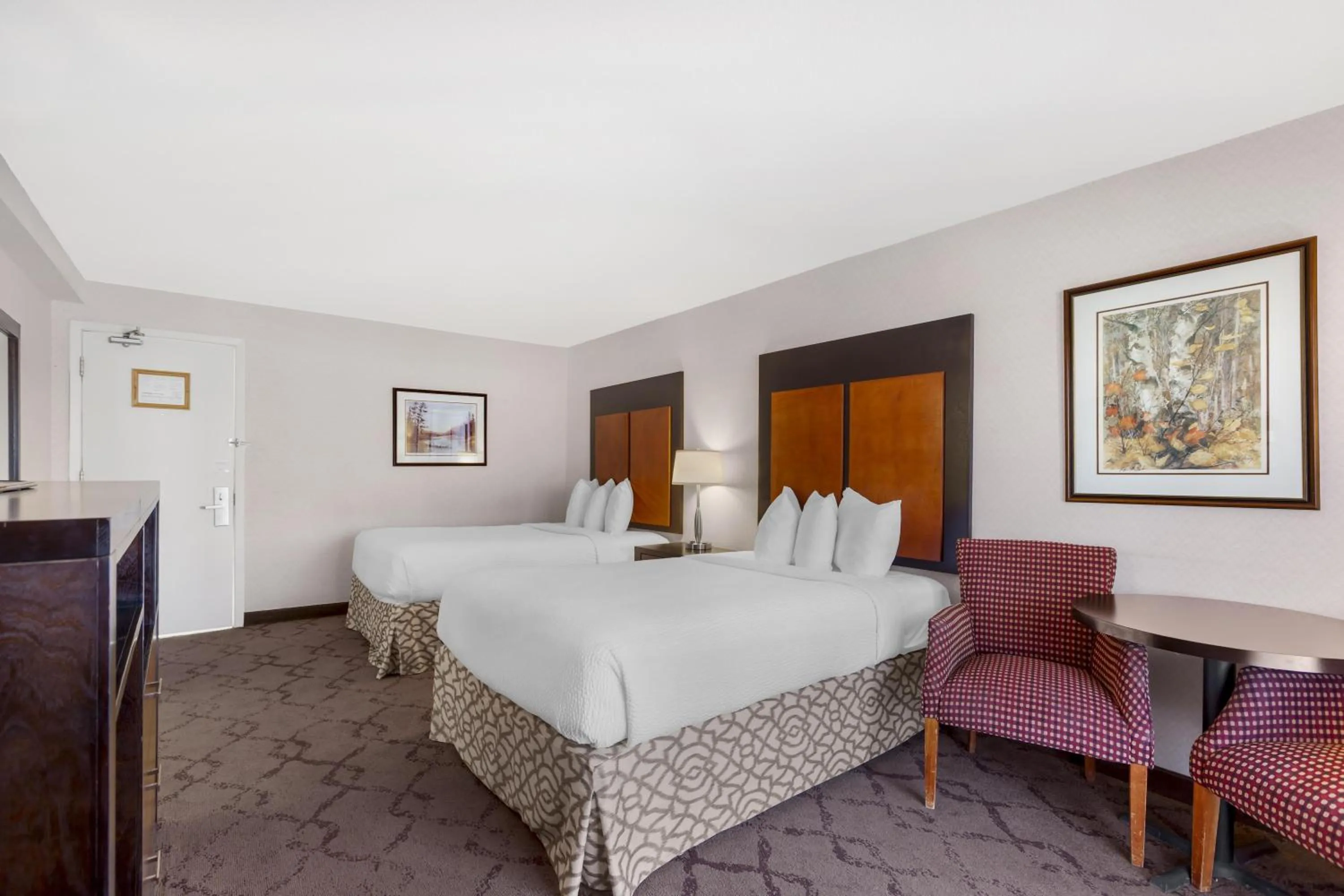 Bedroom, Bed in Best Western Plus Otonabee Inn