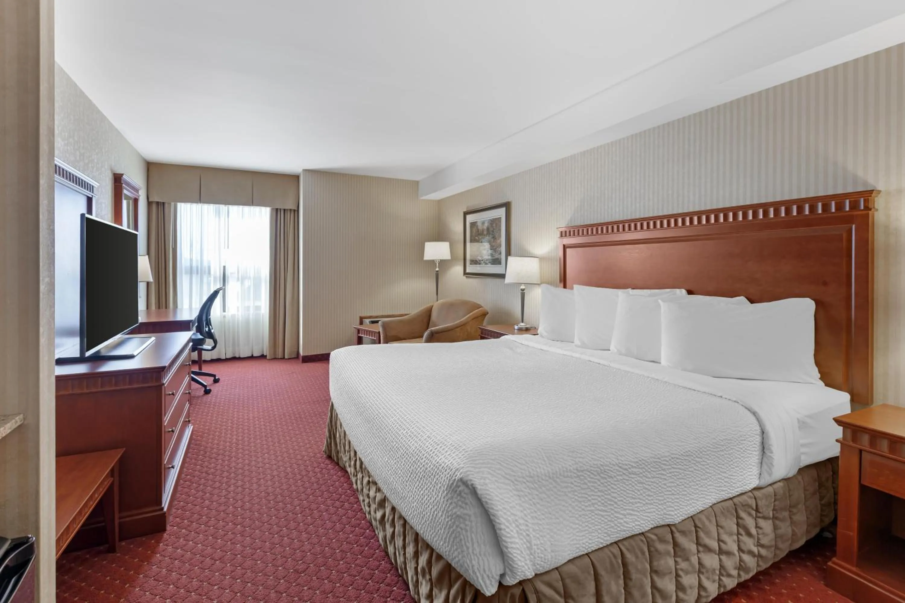 Bedroom, Bed in Best Western Plus Otonabee Inn