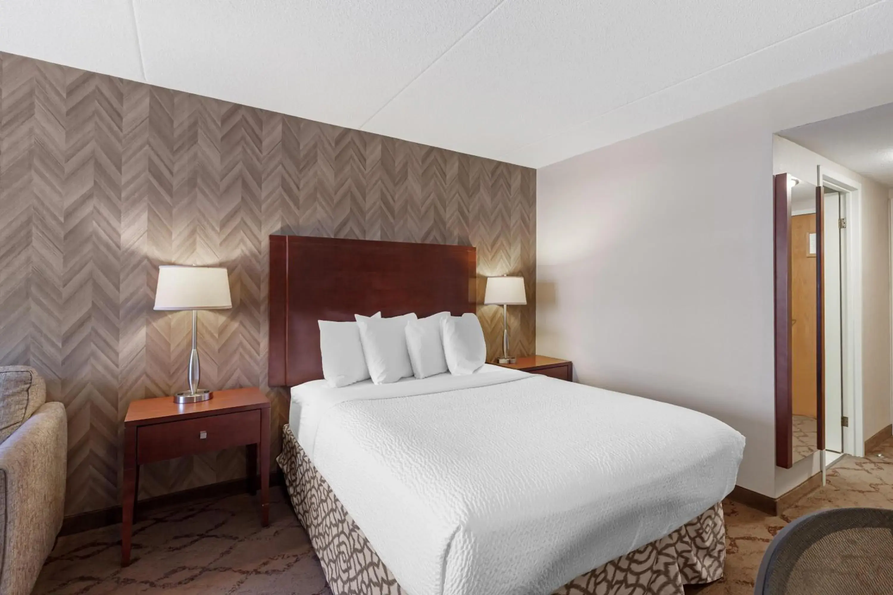 Bedroom, Bed in Best Western Plus Otonabee Inn Bedroom, Bed in Best Western Plus Otonabee Inn