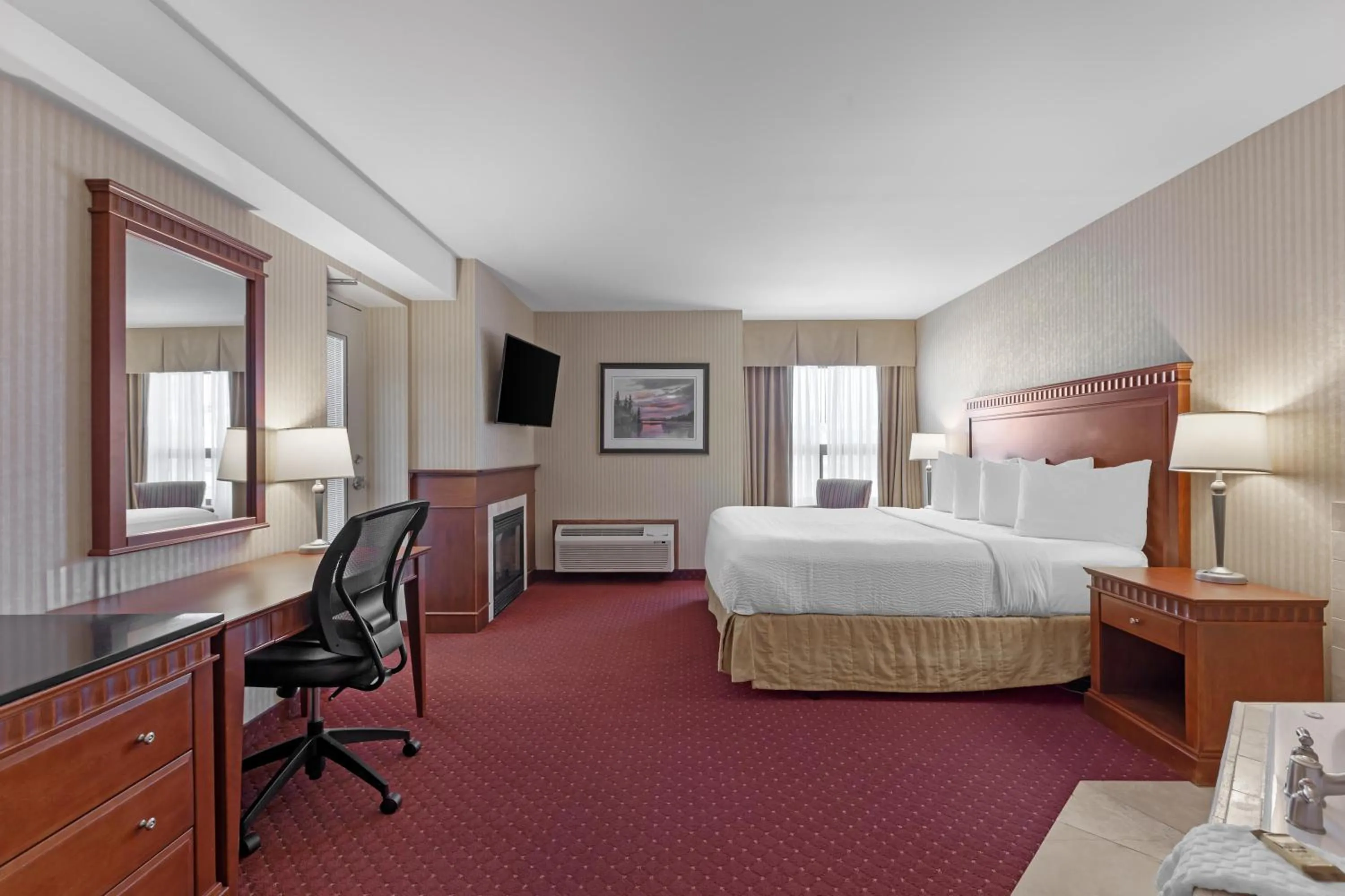 Bedroom, Bed in Best Western Plus Otonabee Inn