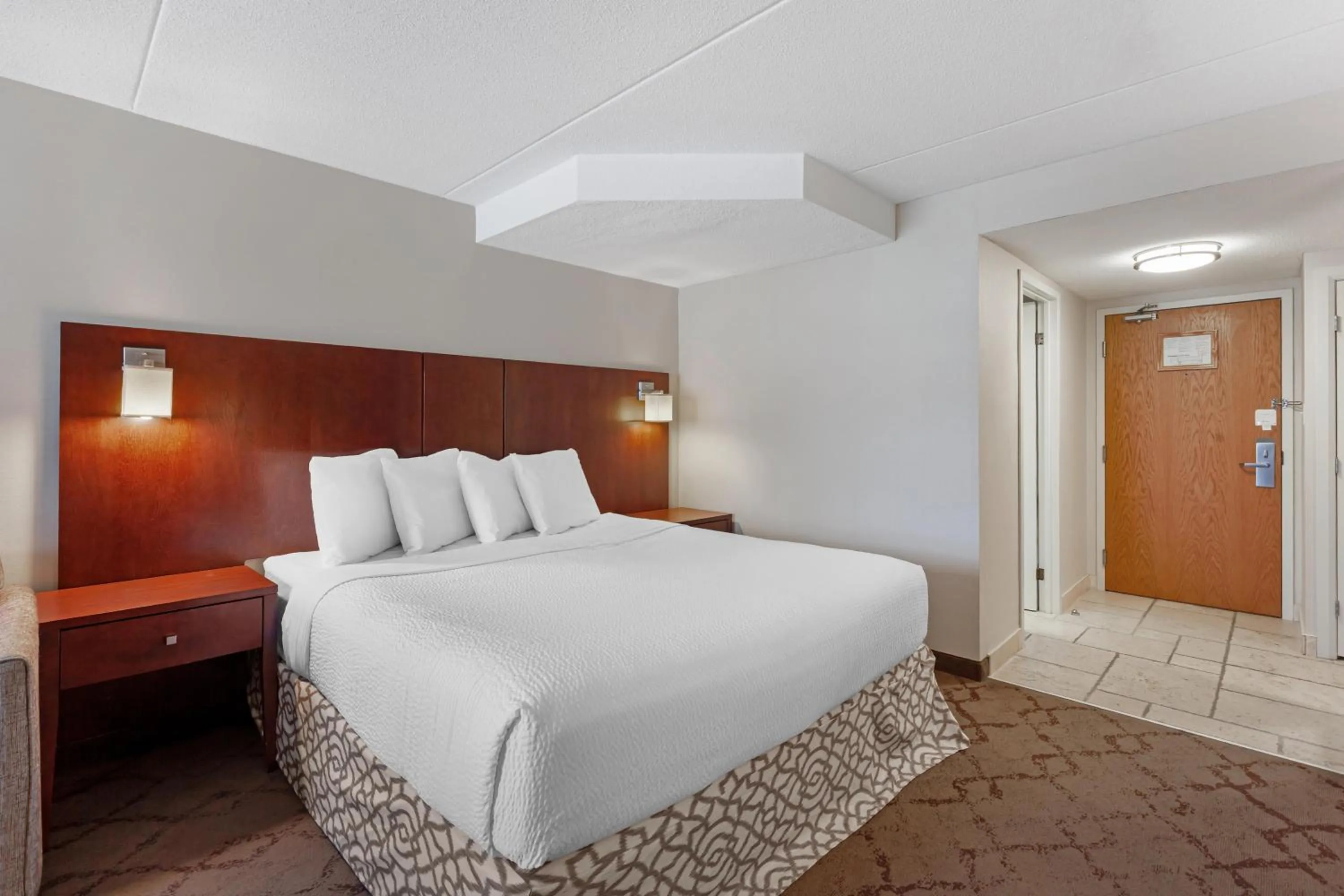 Bedroom, Bed in Best Western Plus Otonabee Inn