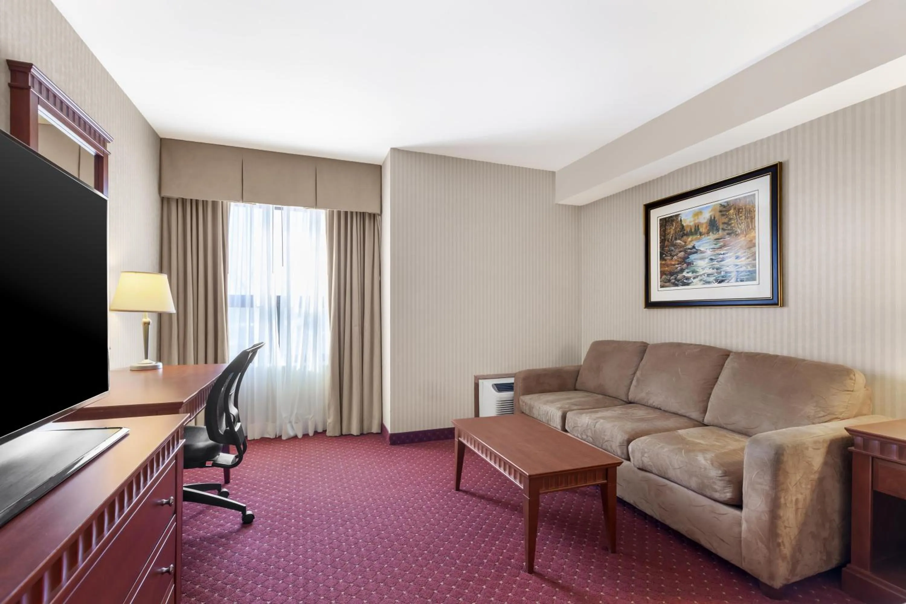 Bedroom in Best Western Plus Otonabee Inn