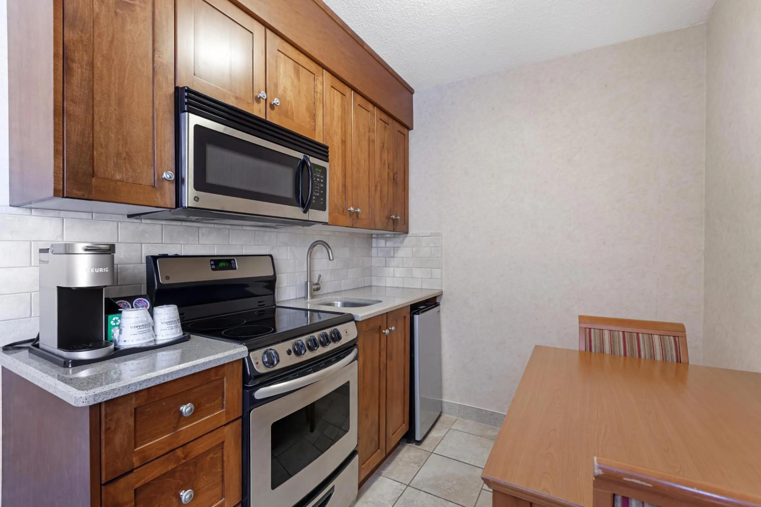 Bedroom in Best Western Plus Otonabee Inn