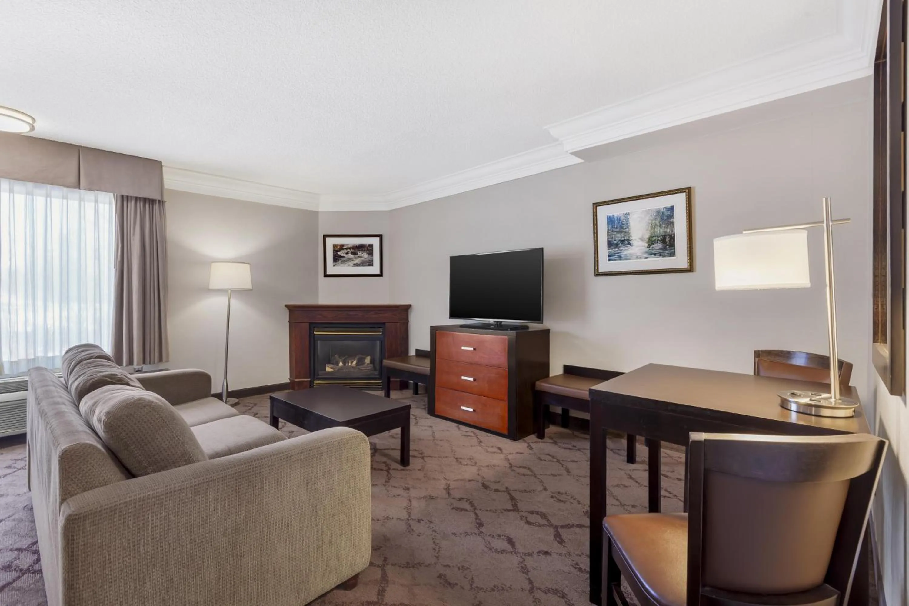 Bedroom in Best Western Plus Otonabee Inn