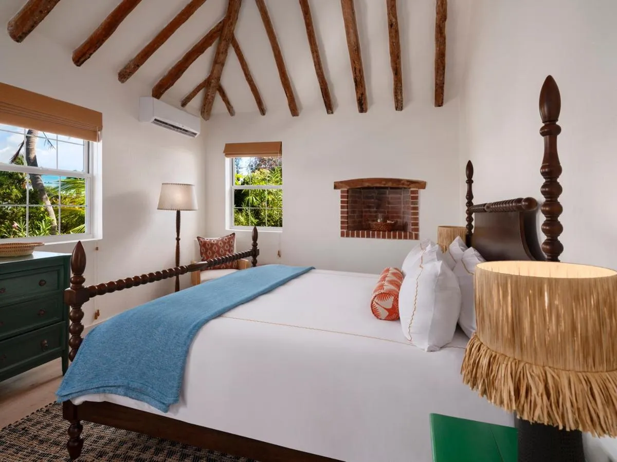 Bed in Cambridge Beaches Resort and Spa