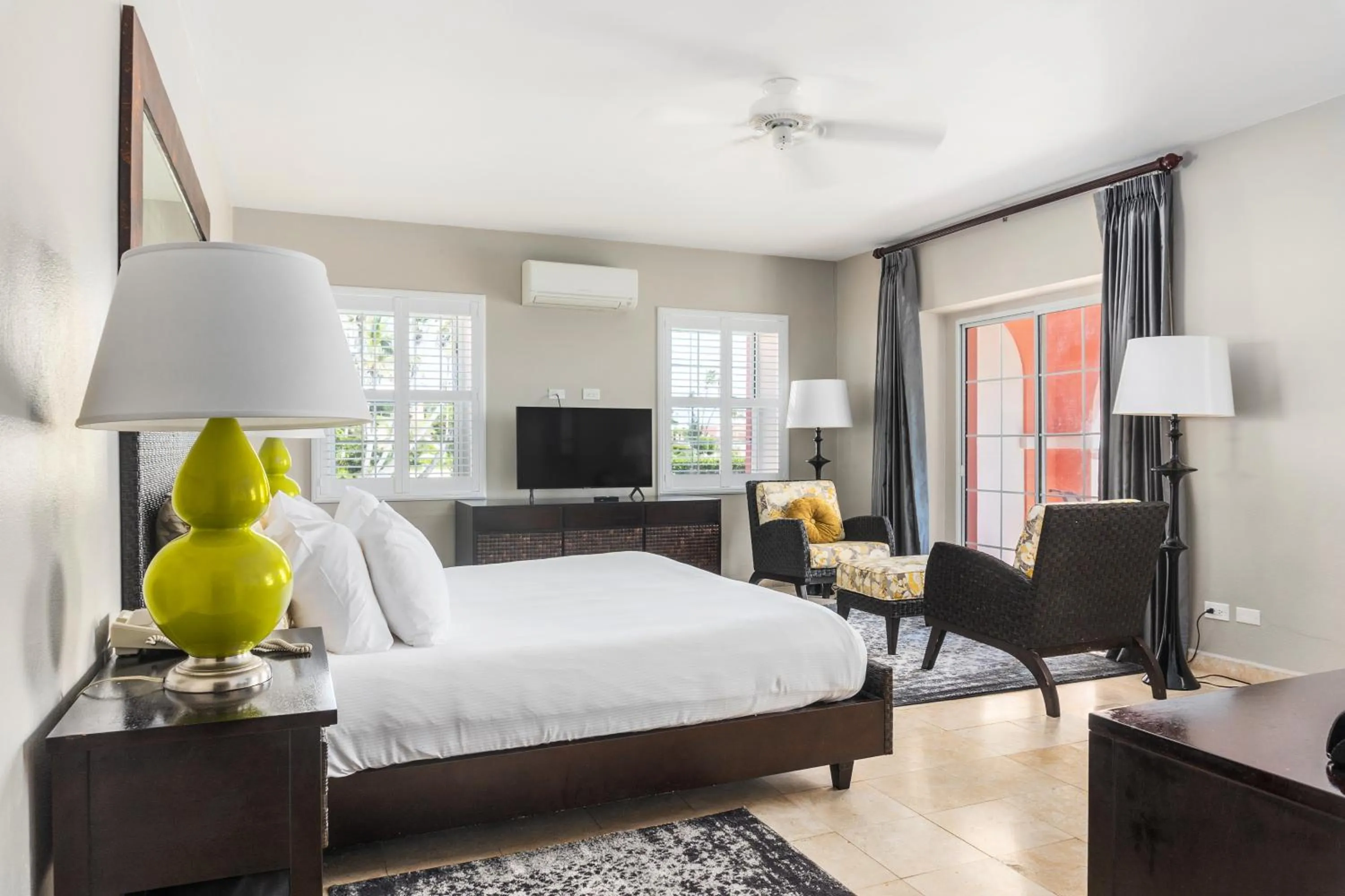 Seating area, Bed in Cambridge Beaches Resort and Spa