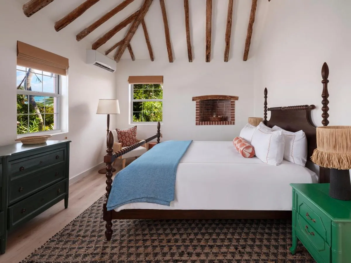 Bed in Cambridge Beaches Resort and Spa