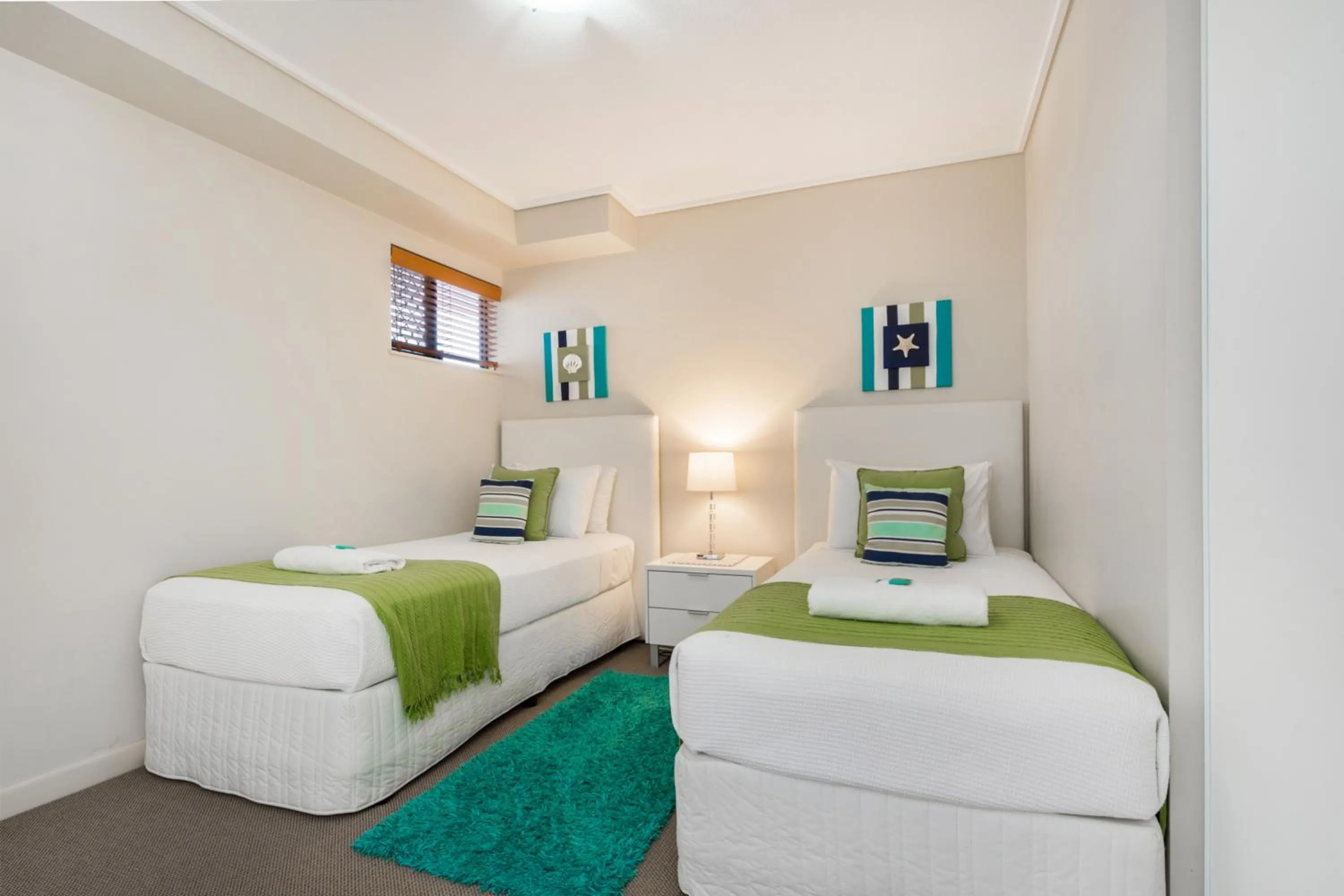 Bed in Seamark on First