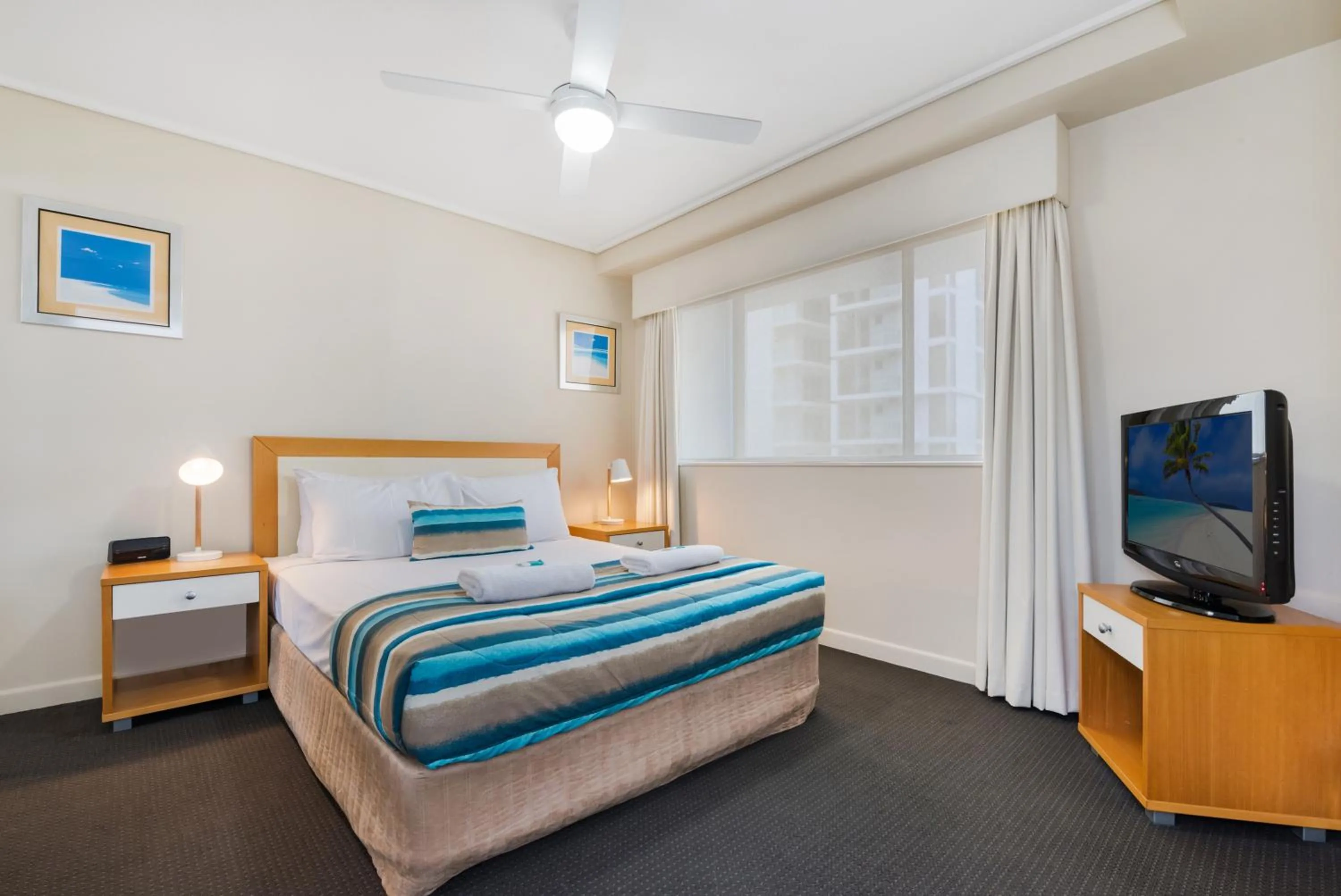 Bed in Seamark on First